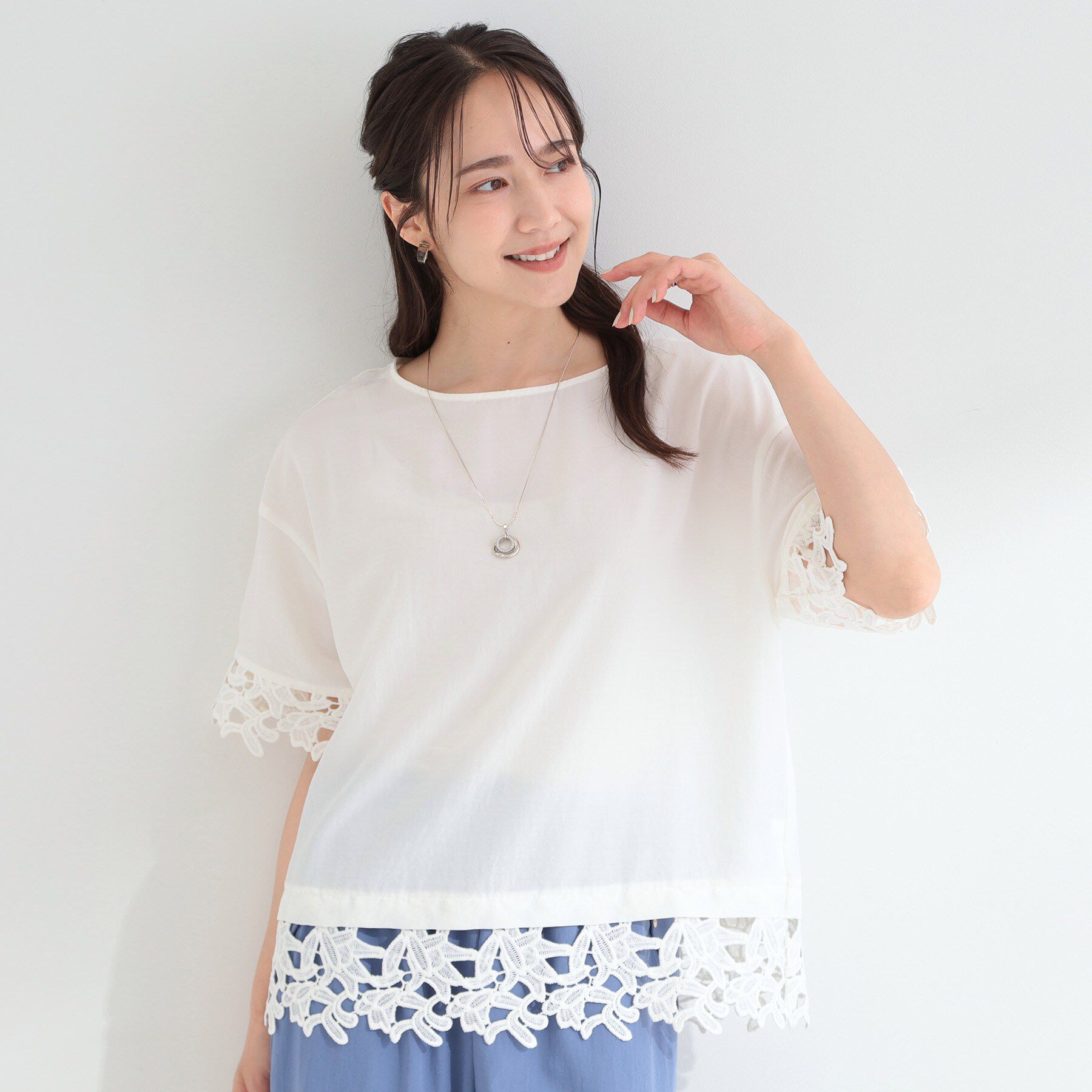 SHOO･LA･RUE「【ひんやり/洗濯後しわになりにくい/S-LL】コーデの主役になる レース付きブラウス」|シャツ・ブラウス|