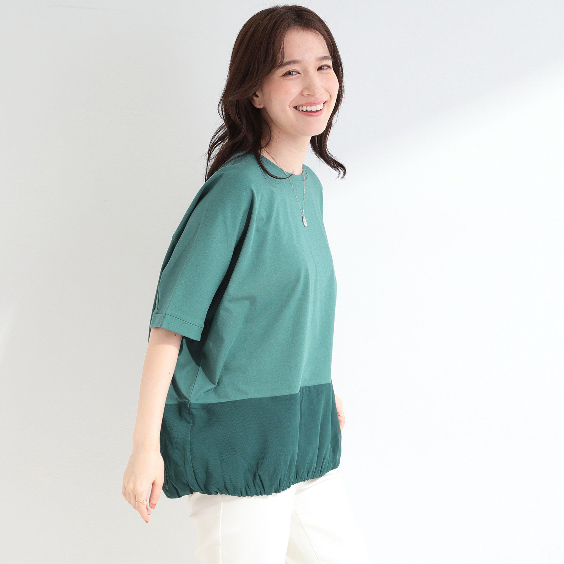 SHOO･LA･RUE「【洗濯機可/体型カバー】インせず着られる 裾配色 ゆったりバルーントップス」|Tシャツ・カットソー|