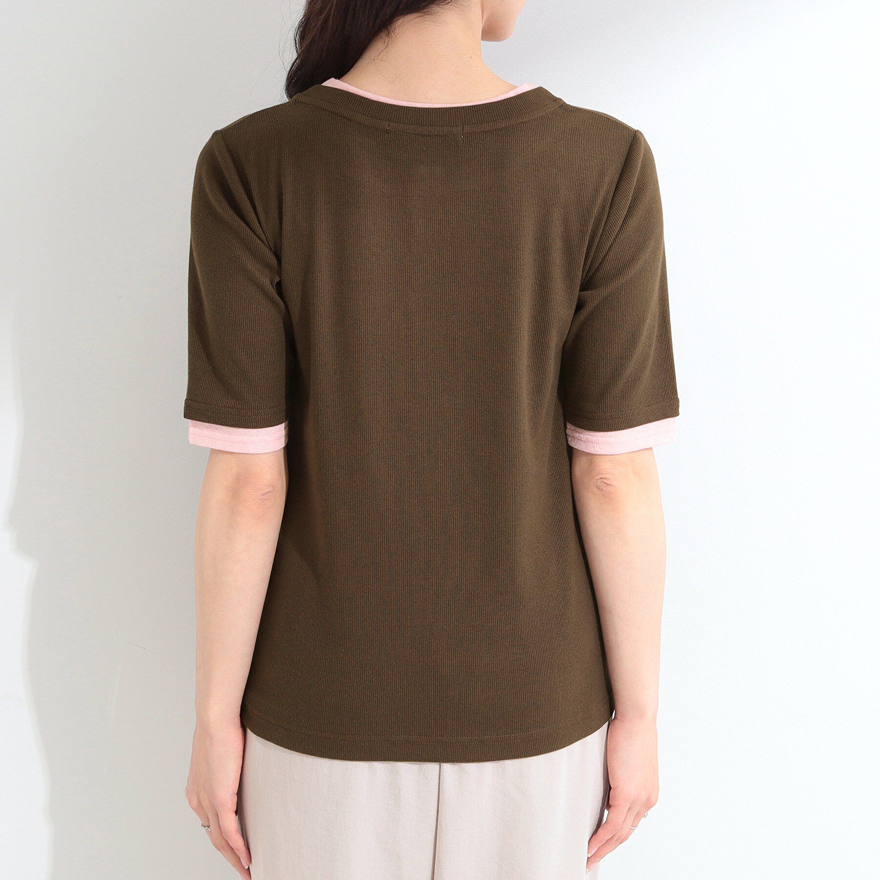 SHOO･LA･RUE「【S-LL/洗濯機可】二の腕隠れる 配色レイヤード風 ヘンリーネック5分袖Tシャツ」|Tシャツ・カットソー|