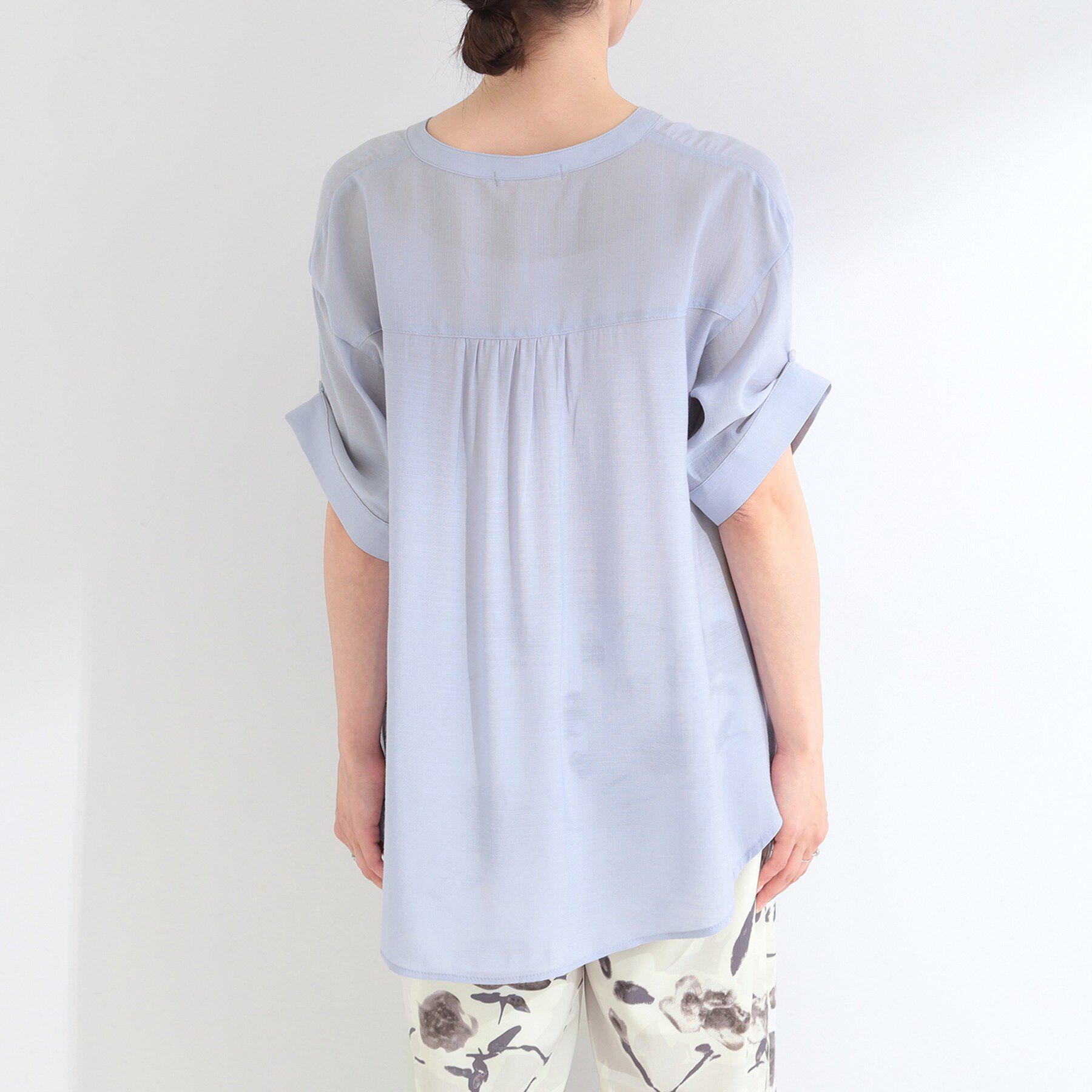 SHOO･LA･RUE「【ひんやり/UV】お袖の長さが調整出来る シャーリングスキッパーブラウス」|シャツ・ブラウス|