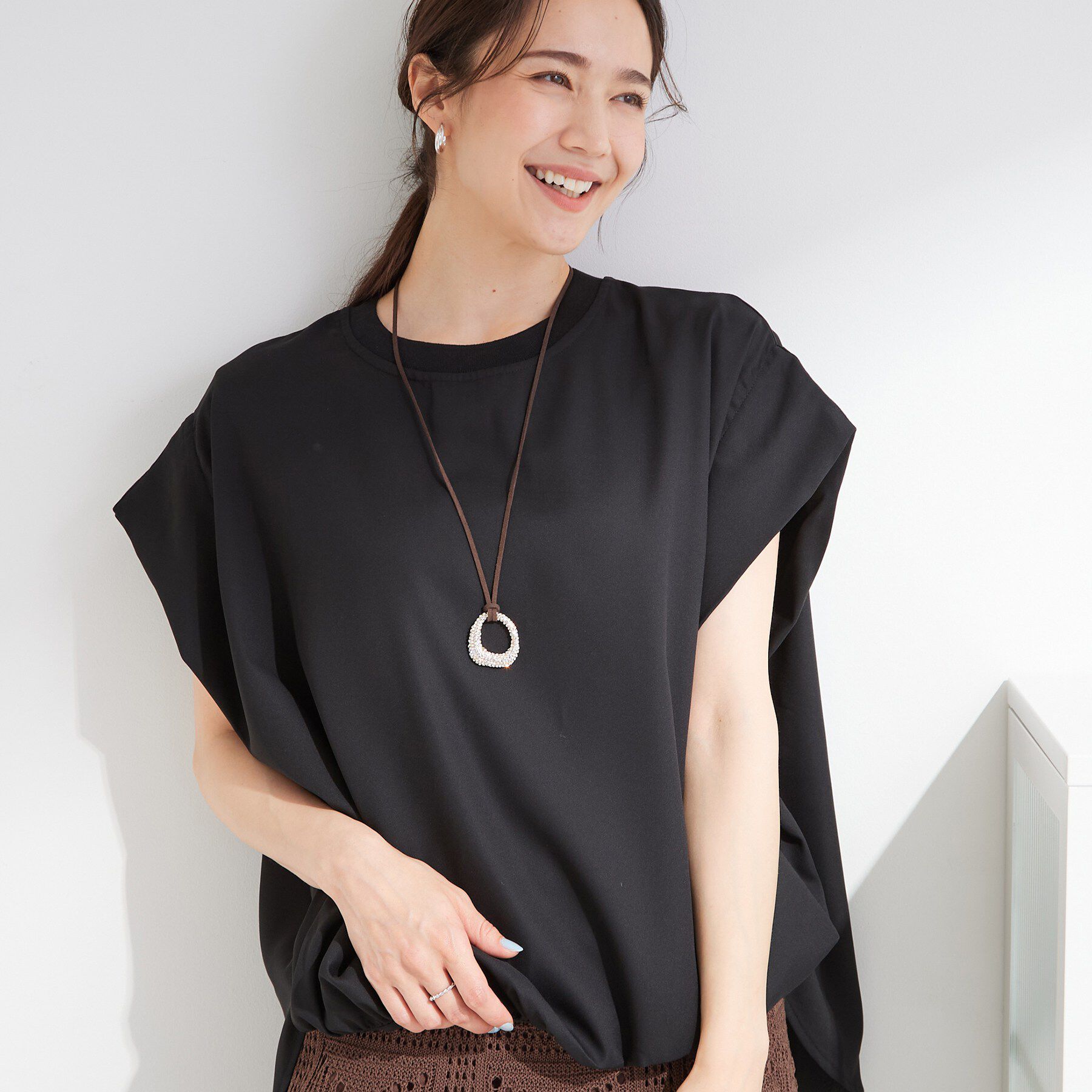 SHOO･LA･RUE「【洗濯機可/体型カバー】インしてる風 ふんわり裾バルーントップス」|Tシャツ・カットソー|ブラック(019)