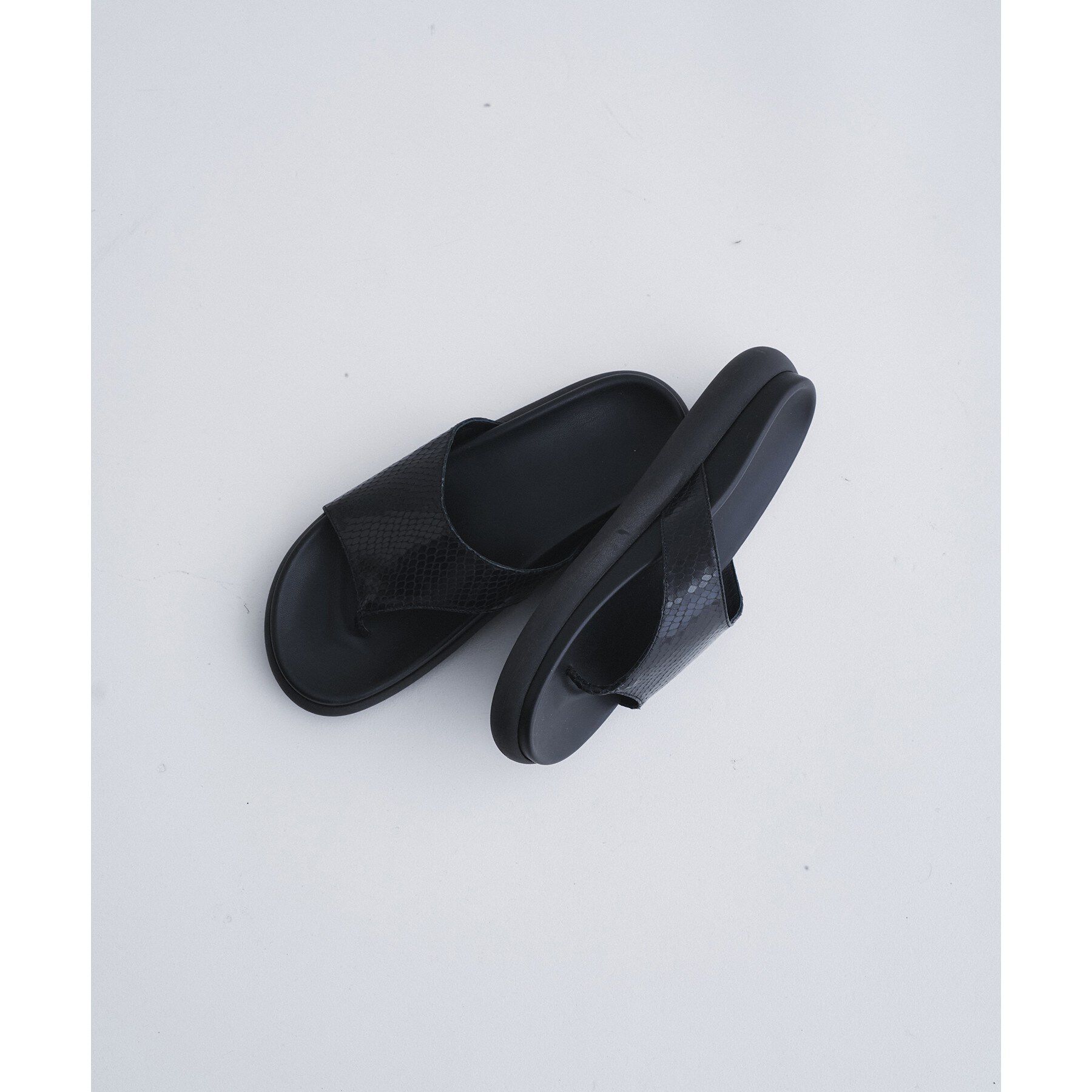 CODE A「PELLICO SUNNY｜THONG SANDALS」|サンダル|