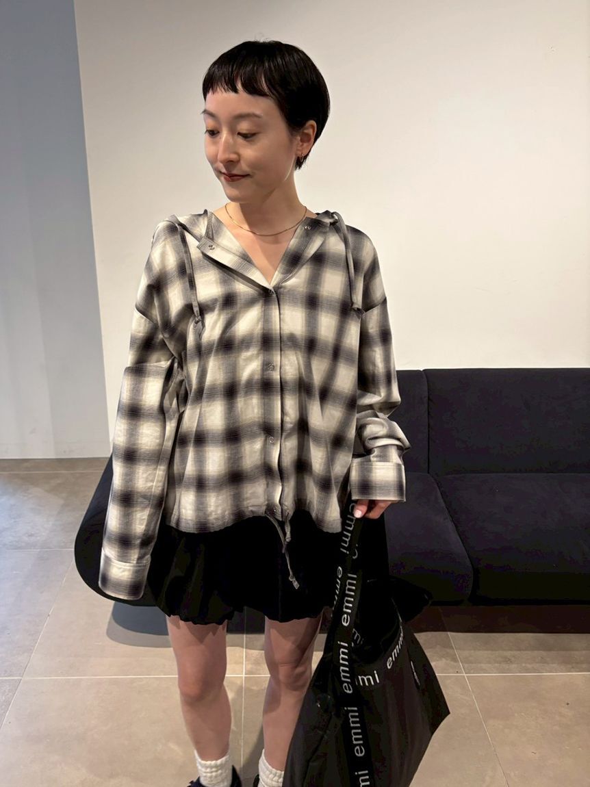 emmi atelier「チェックフーディーシャツ」|シャツ・ブラウス|IVR