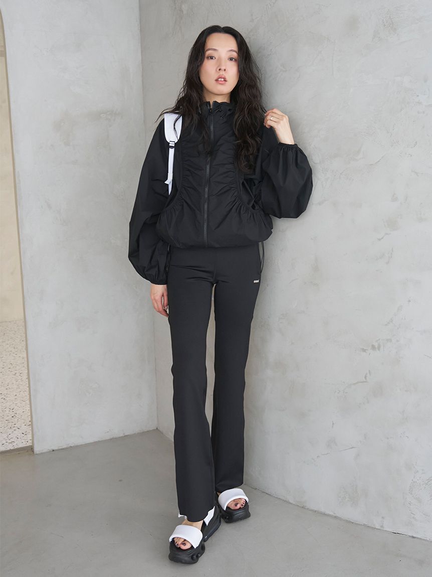 emmi atelier「【ONLINE限定カラーあり】ギャザーディテールナイロンブルゾン【セットアップ対応】/撥水」|ブルゾン・スタジャン|