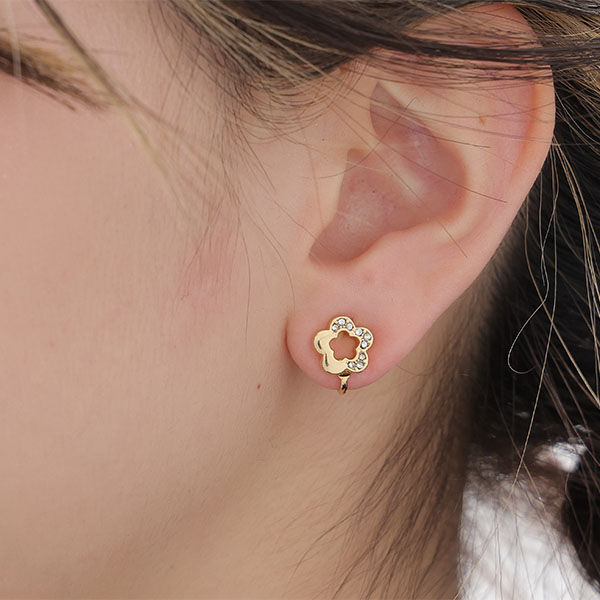 MARY QUANT「ハーフストーンデイジー イヤリング2」|イヤリング|ゴールド