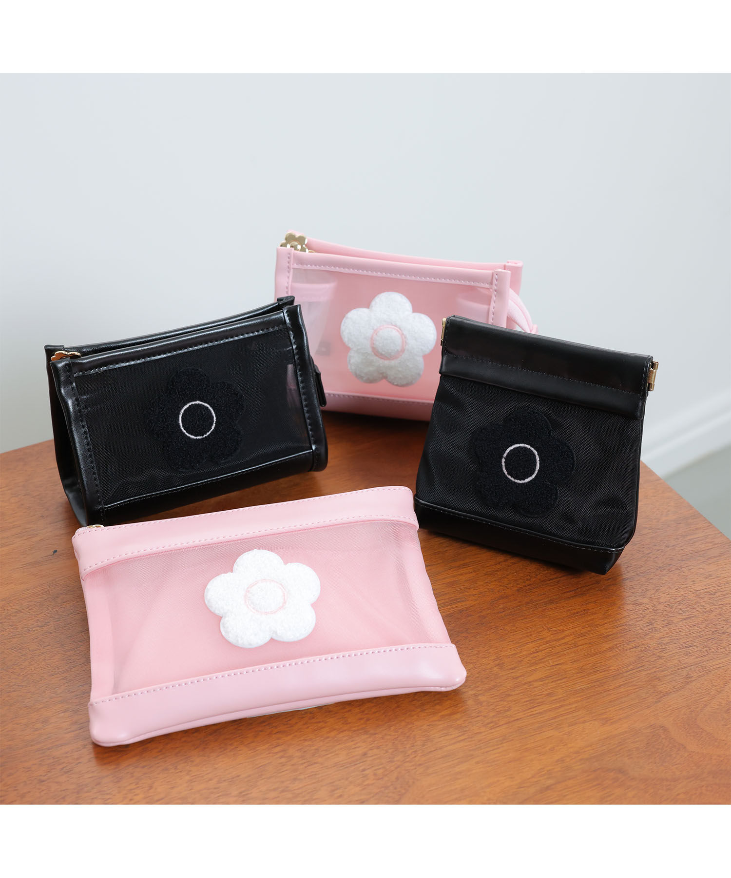 MARY QUANT「メッシュサガラ レクタングルポーチS」|ポーチ|