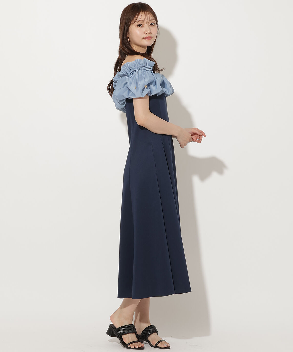 アンドクチュール「オフショルフリルカットワンピース」|ワンピース|