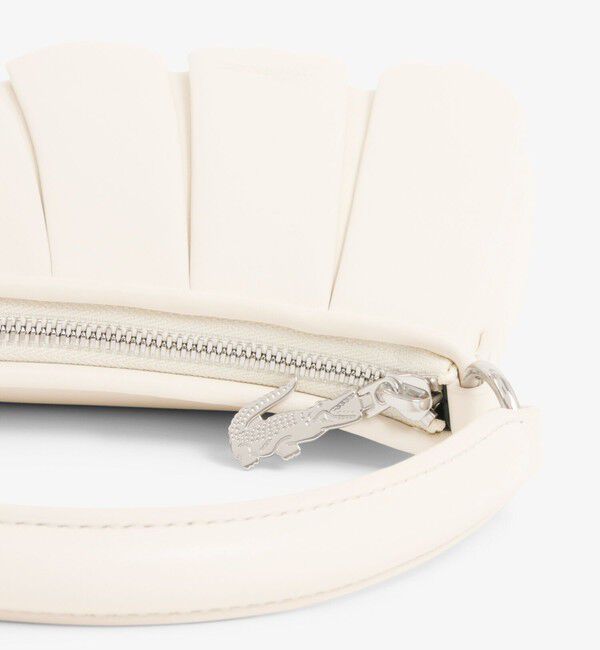 LACOSTE「LENGLEN シーズナル スモールレザープリーツバッグ」|ハンドバッグ|