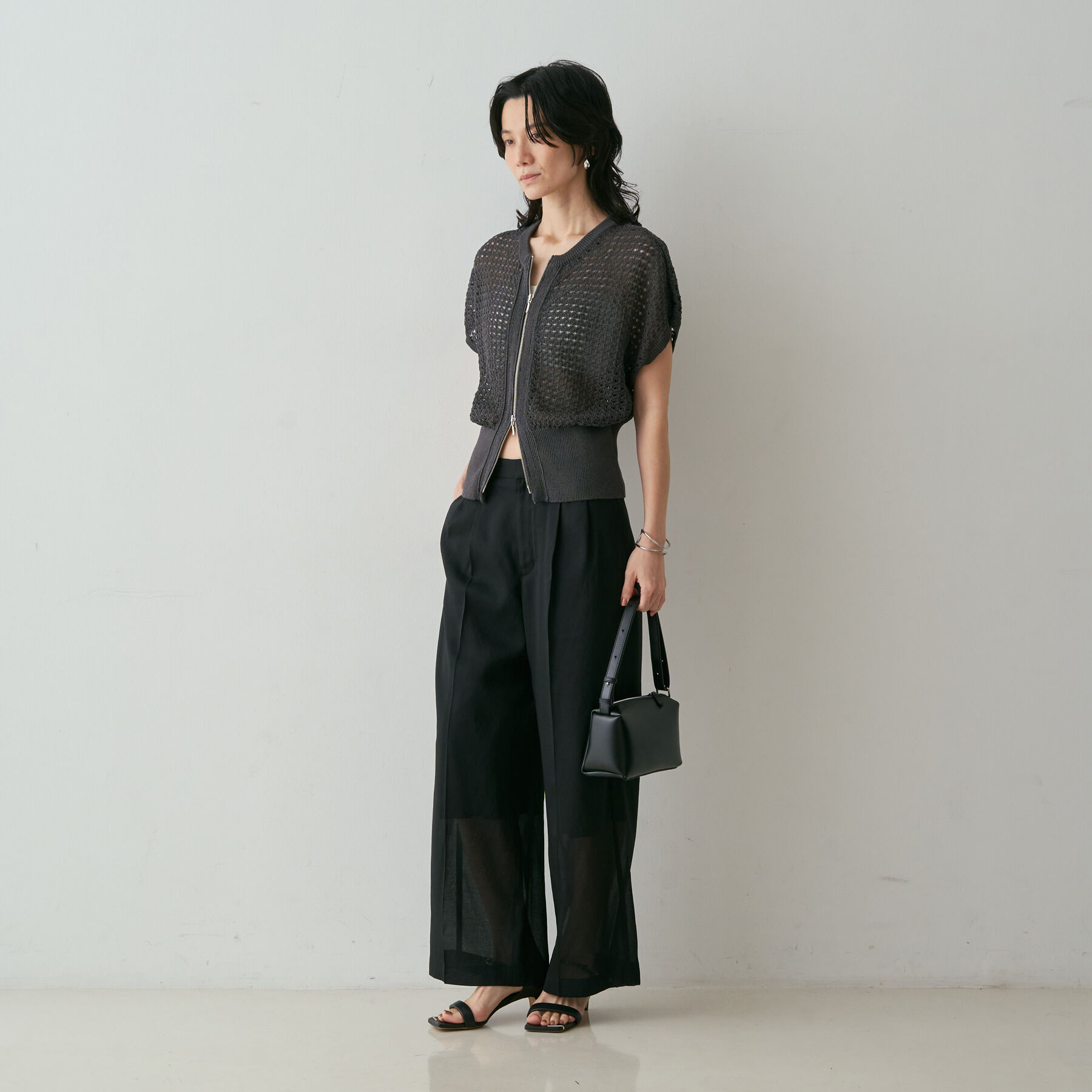 qualite「【一枚でサマになる】ZIP UP透かしニット」|ニット・セーター|