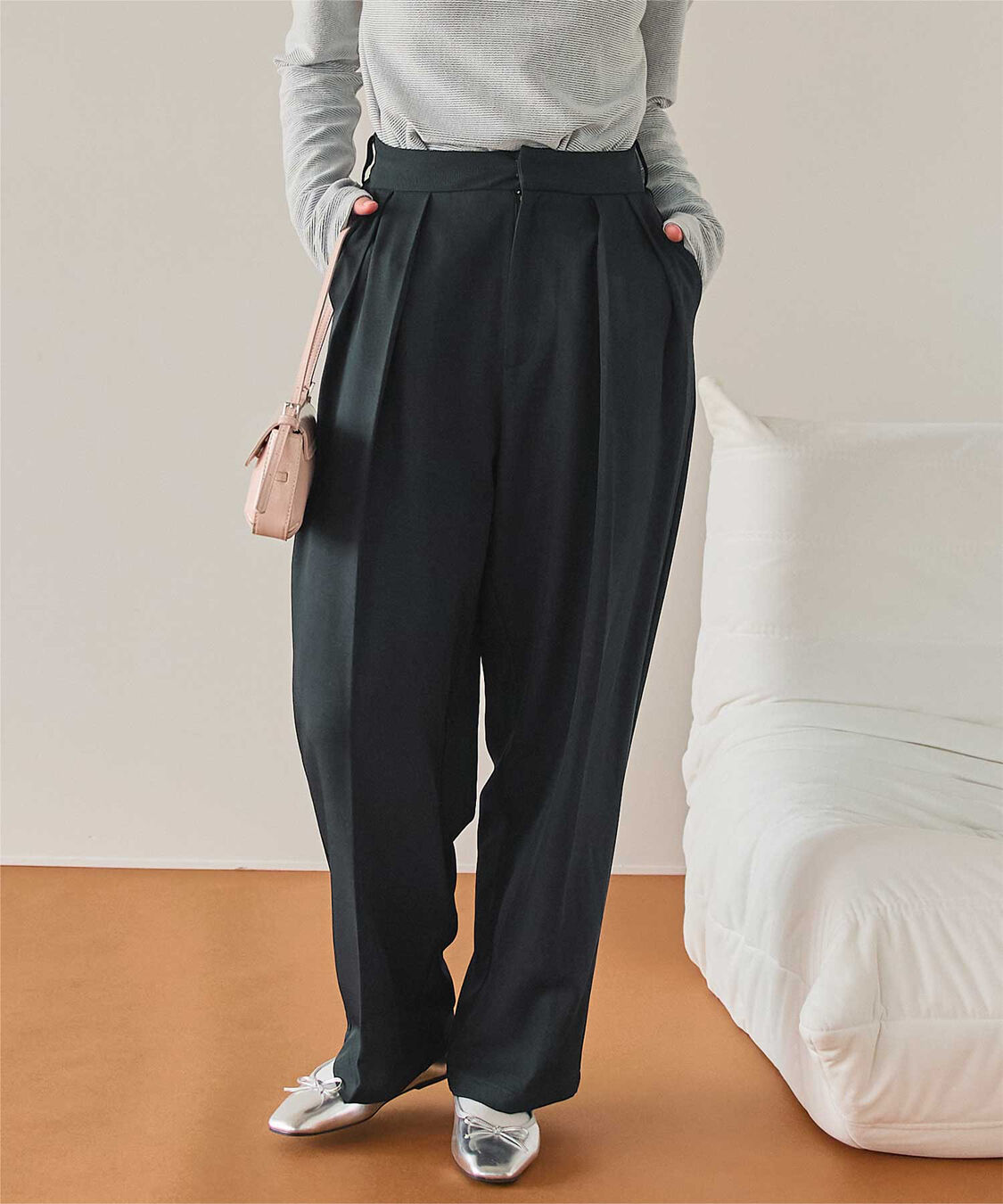 titivate「インタックセンタープレスワイドパンツ」|スラックス|ネイビー