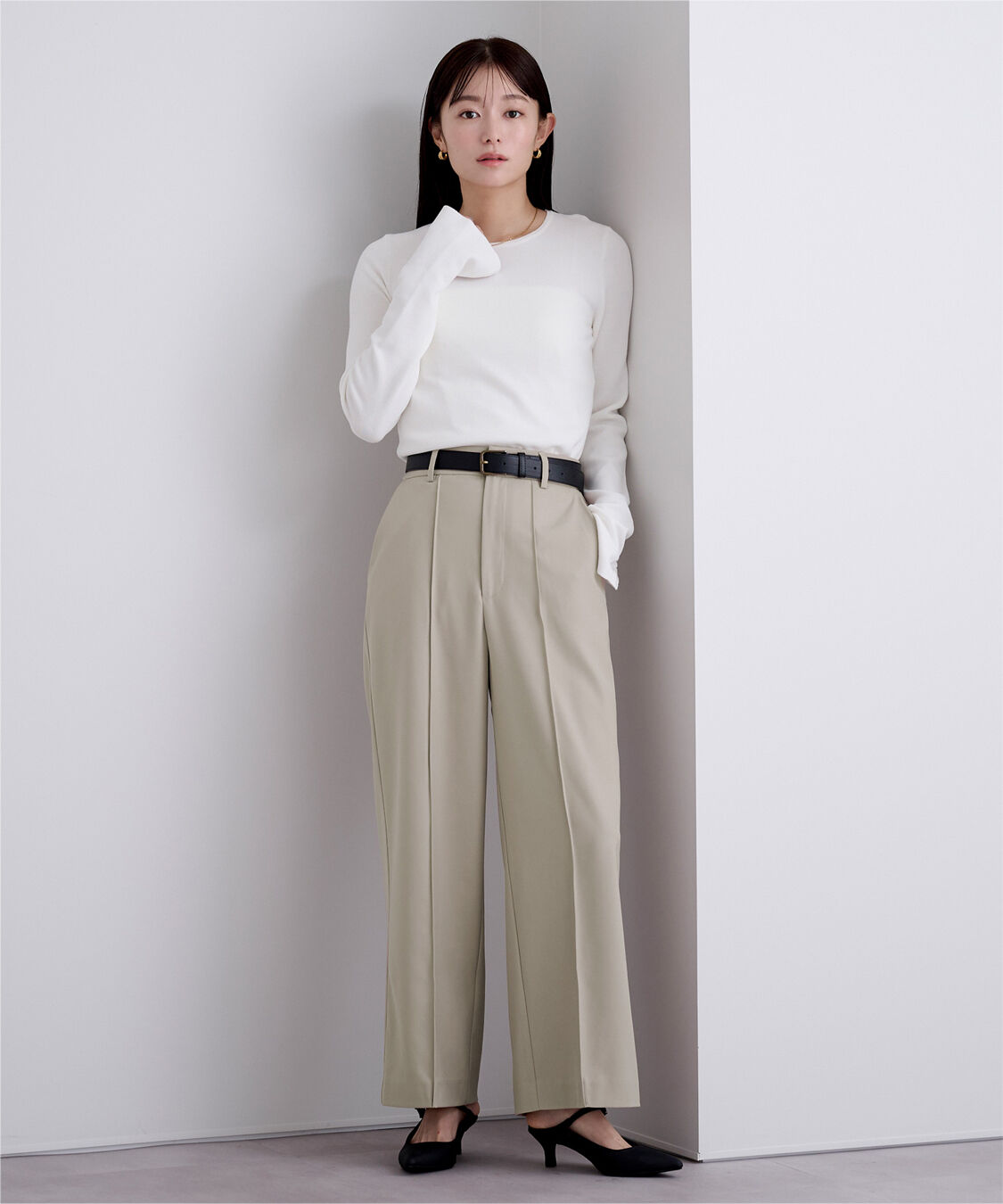 ur's「ピンタックセンタープレスワイドパンツ」|スラックス|