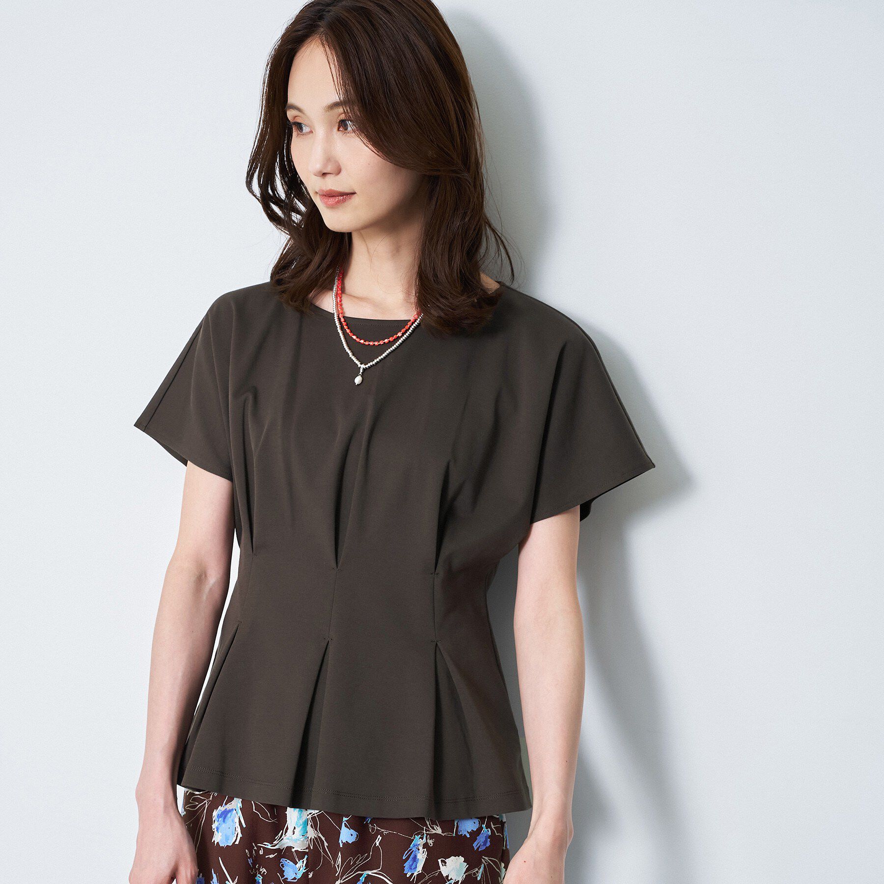 Reflect「【UVカット／接触冷感／吸水速乾】タックデザインフレアトップス」|Tシャツ・カットソー|ブラウン(043)