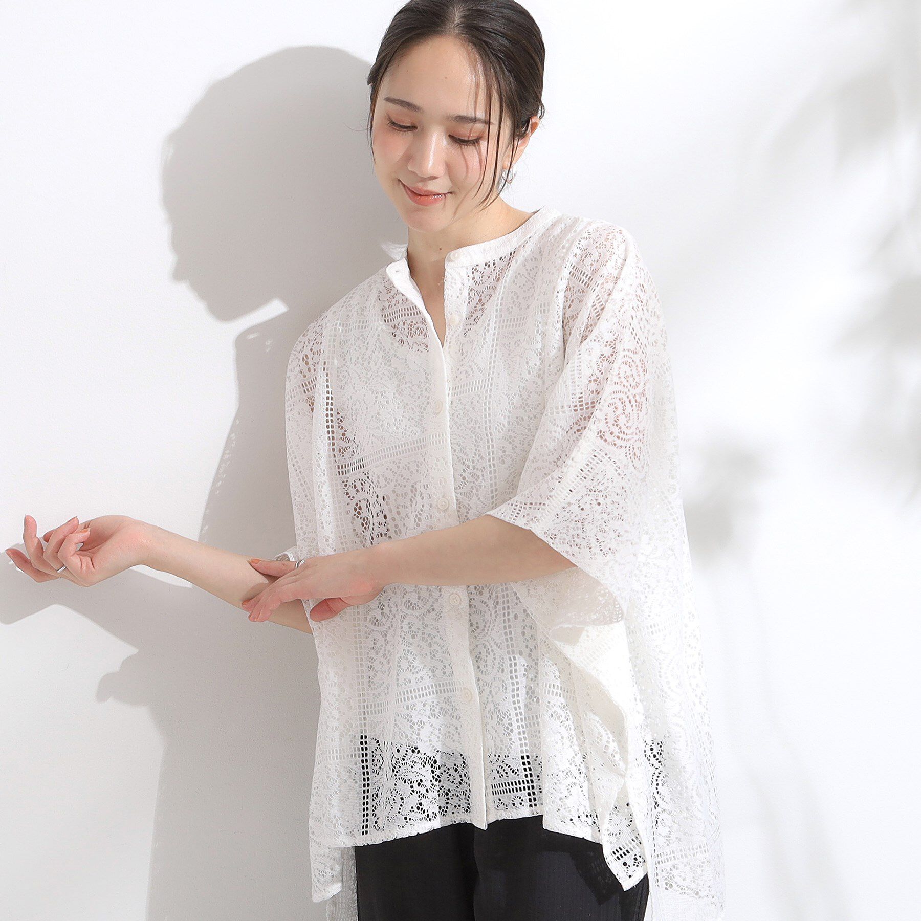 SHOO･LA･RUE「大人レトロスタイルに レースポンチョシャツ」|シャツ・ブラウス|ホワイト(001)