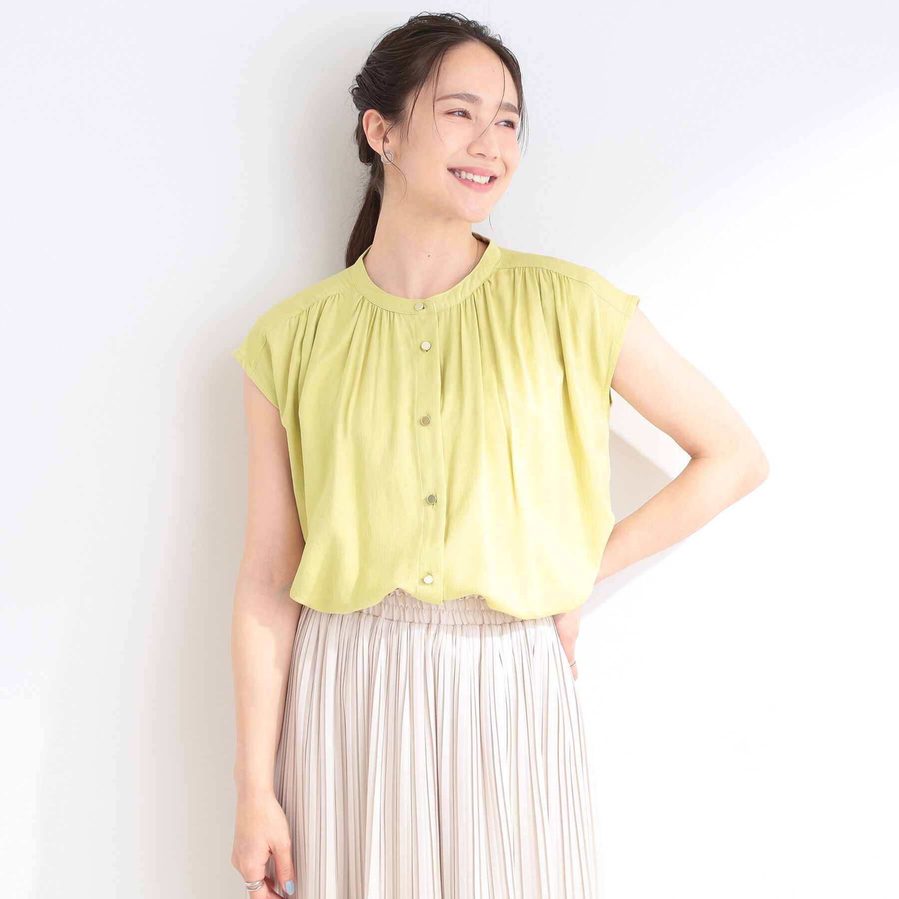 SHOO･LA･RUE「【S-LL/洗濯後しわになりにくい】上品にきれい見え スラブギャザーブラウス」|シャツ・ブラウス|
