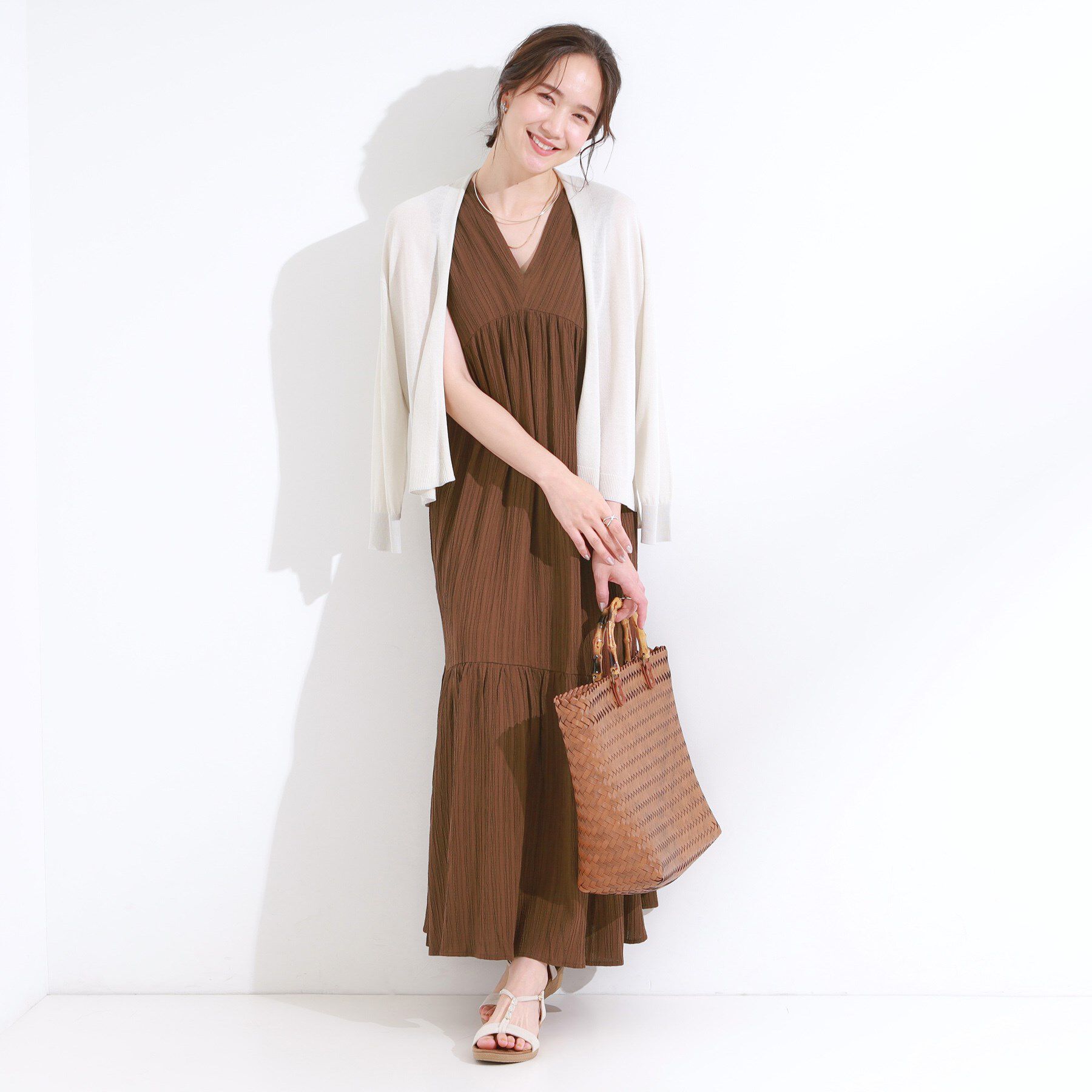 SHOO･LA･RUE「【S-LL】後ろ姿も抜かりなく 1枚でサマ見え ティアードワンピース」|ワンピース|