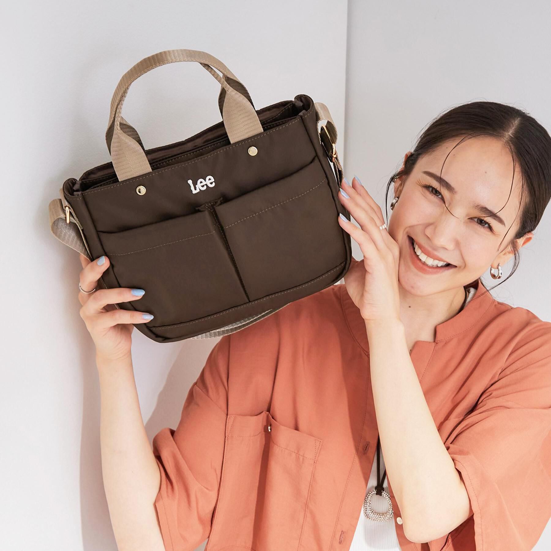 SHOO･LA･RUE「【Lee別注／撥水】フロント立体ポケットトートバッグ【2WAY】」|トートバッグ|モカブラウン(042