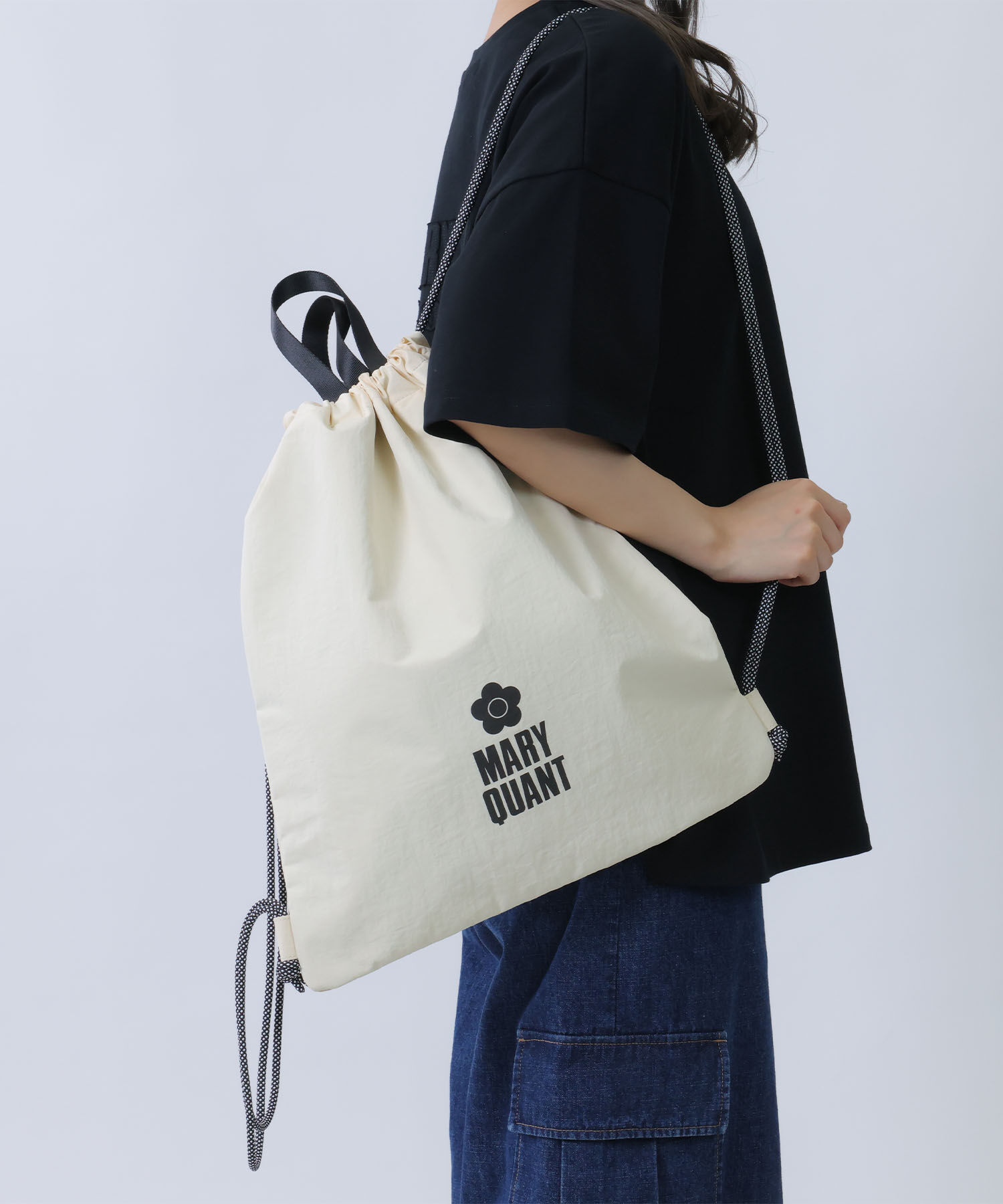 MARY QUANT「ロゴプリント ナップサック」|リュック|アイボリー
