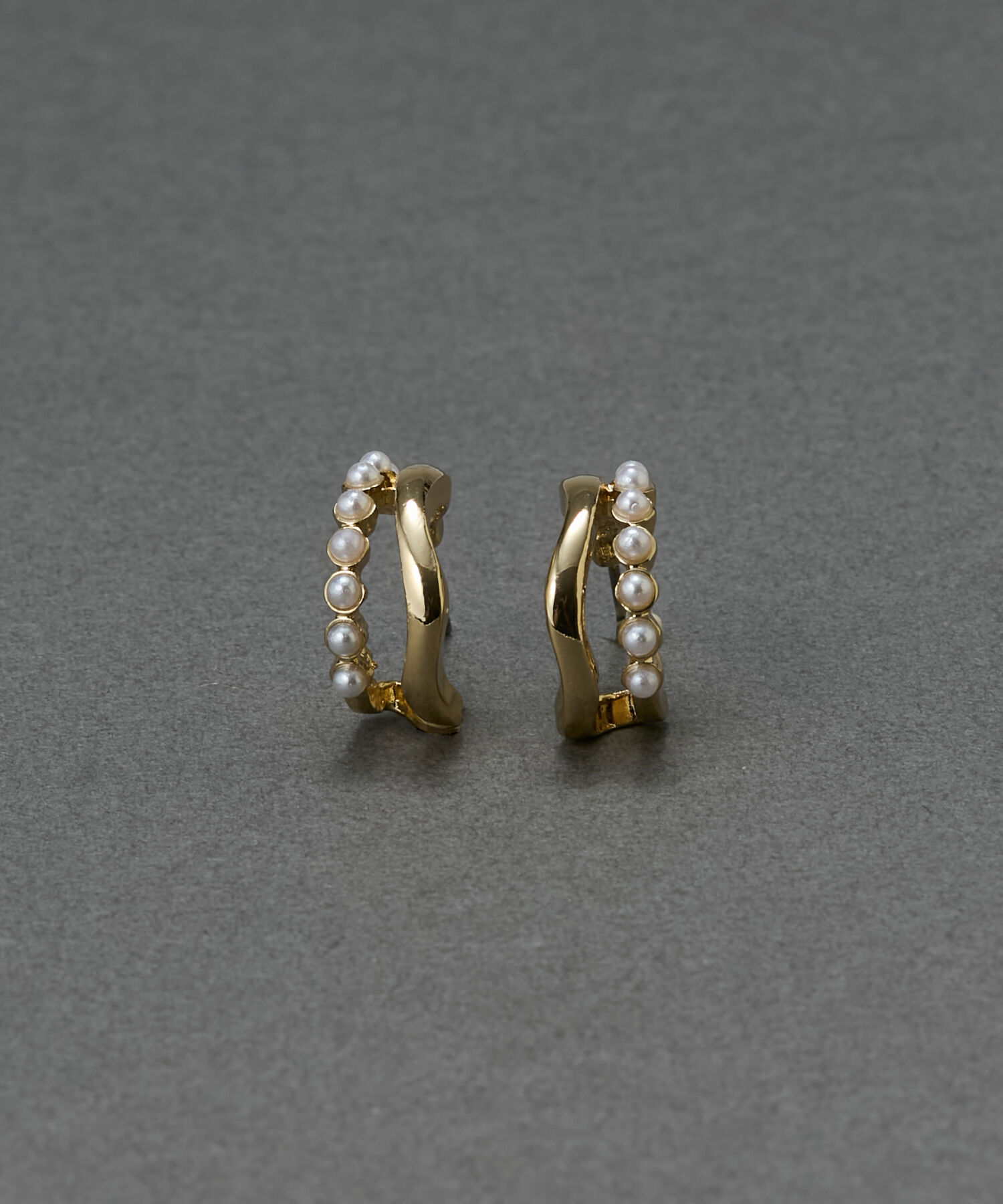 Phoebe「【金属アレルギー対応】ダブルラインパールフープピアス　ホワイト/ニッケルフリー」|ピアス|