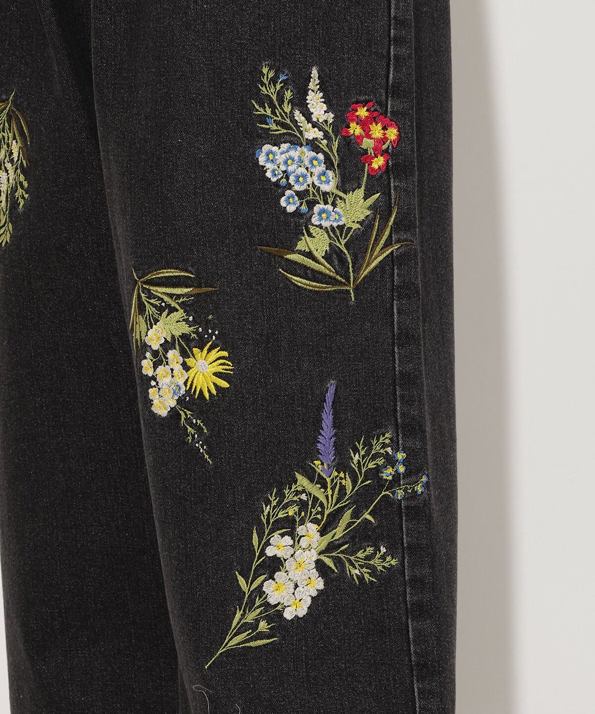アンドクチュール「刺繍デニムパンツ」|デニム|