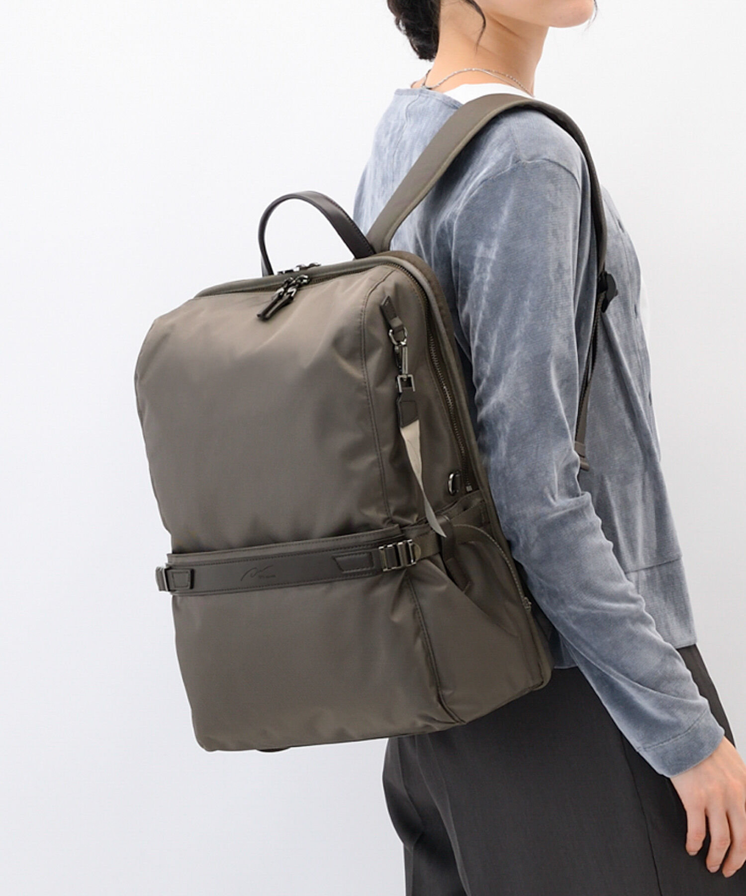 W&.Day/Night「リュックサック ビジネス W&.Day/Night リッカ2 スクエアリュック B4サイズ 15.6インチPC収納 19153」|リュック|
