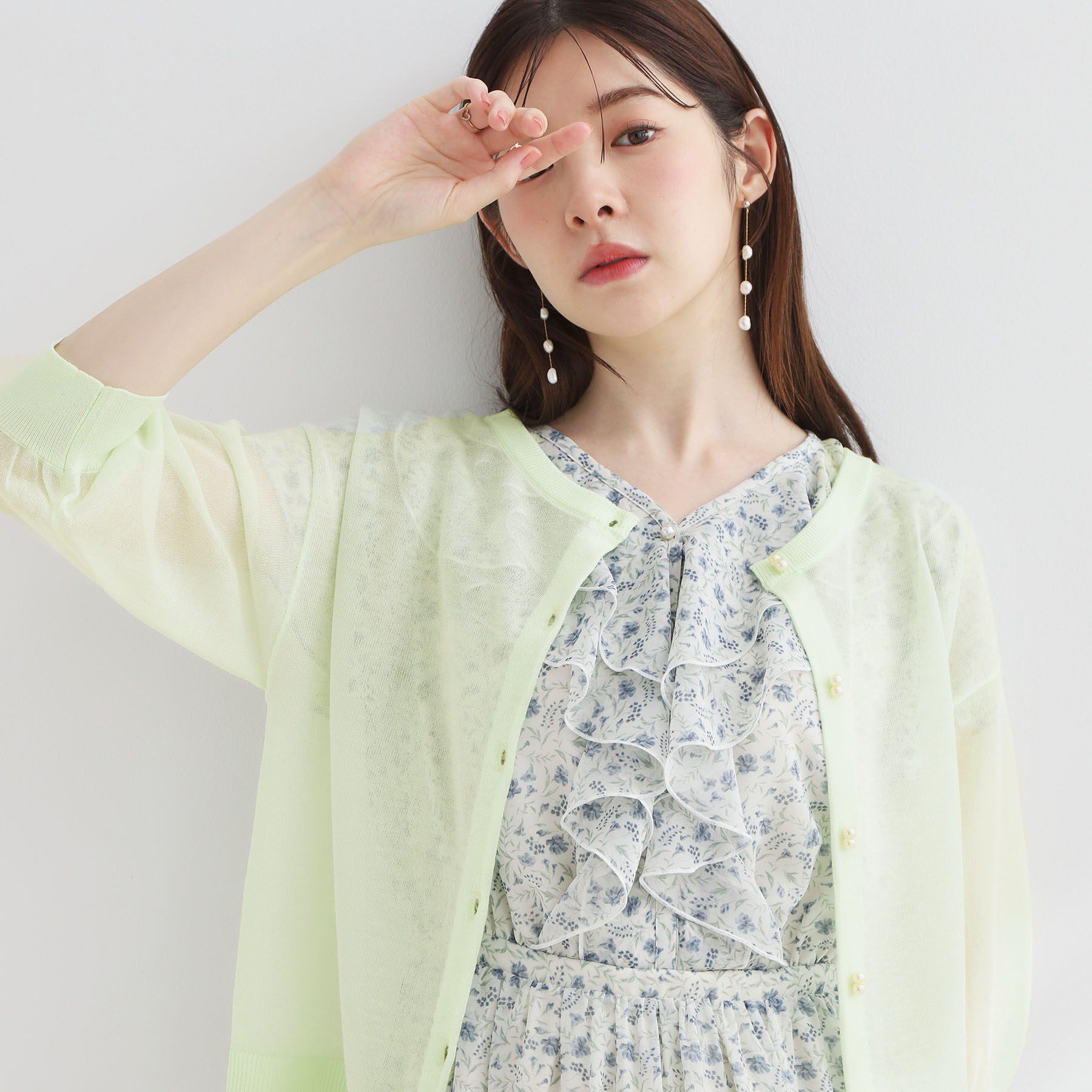 Couture broach「【前後2WAY・洗える】愛され5分袖シアーカーディガン」|カーディガン|ライトグリーン(02