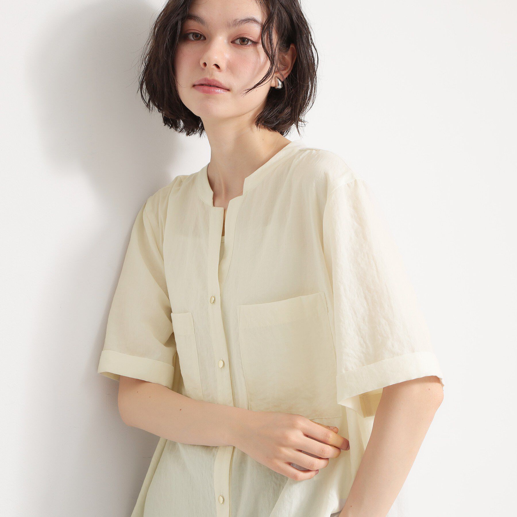 THE SHOP TK「【M-XL/刻みネックですっきり見え】Wポケット金ボタン 5分袖シャツ」|シャツ・ブラウス|