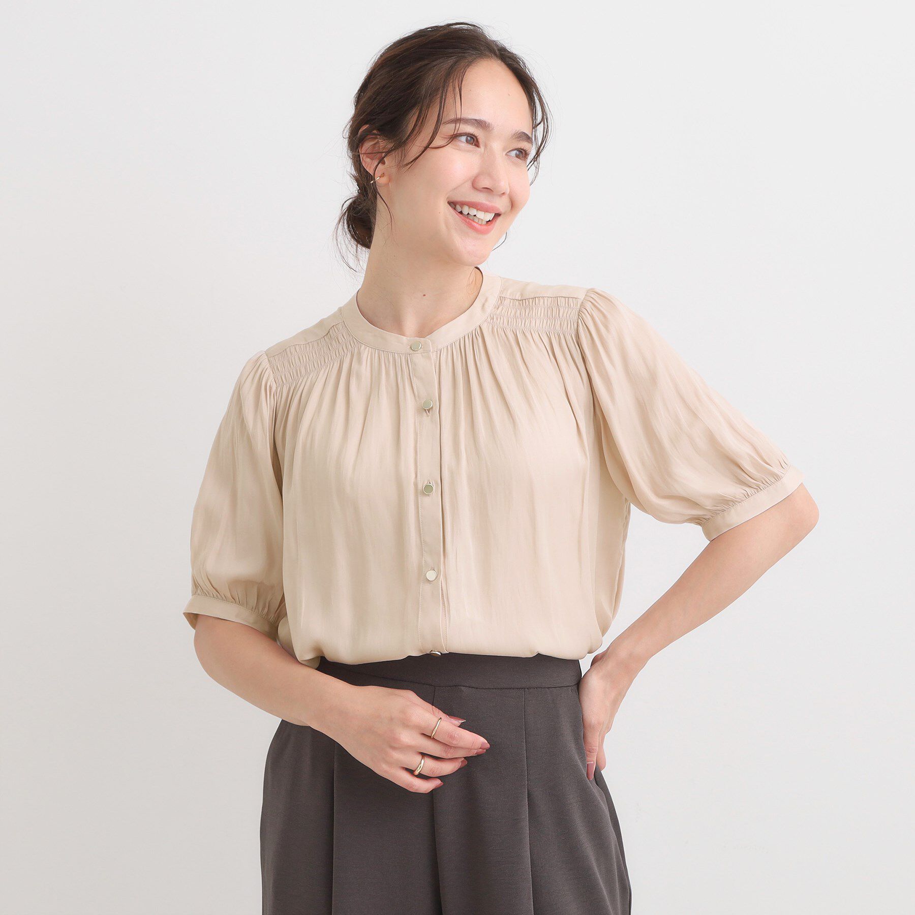 SHOO･LA･RUE「【洗える/S-LL】大人上品な印象のサテン5分袖ブラウス」|シャツ・ブラウス|