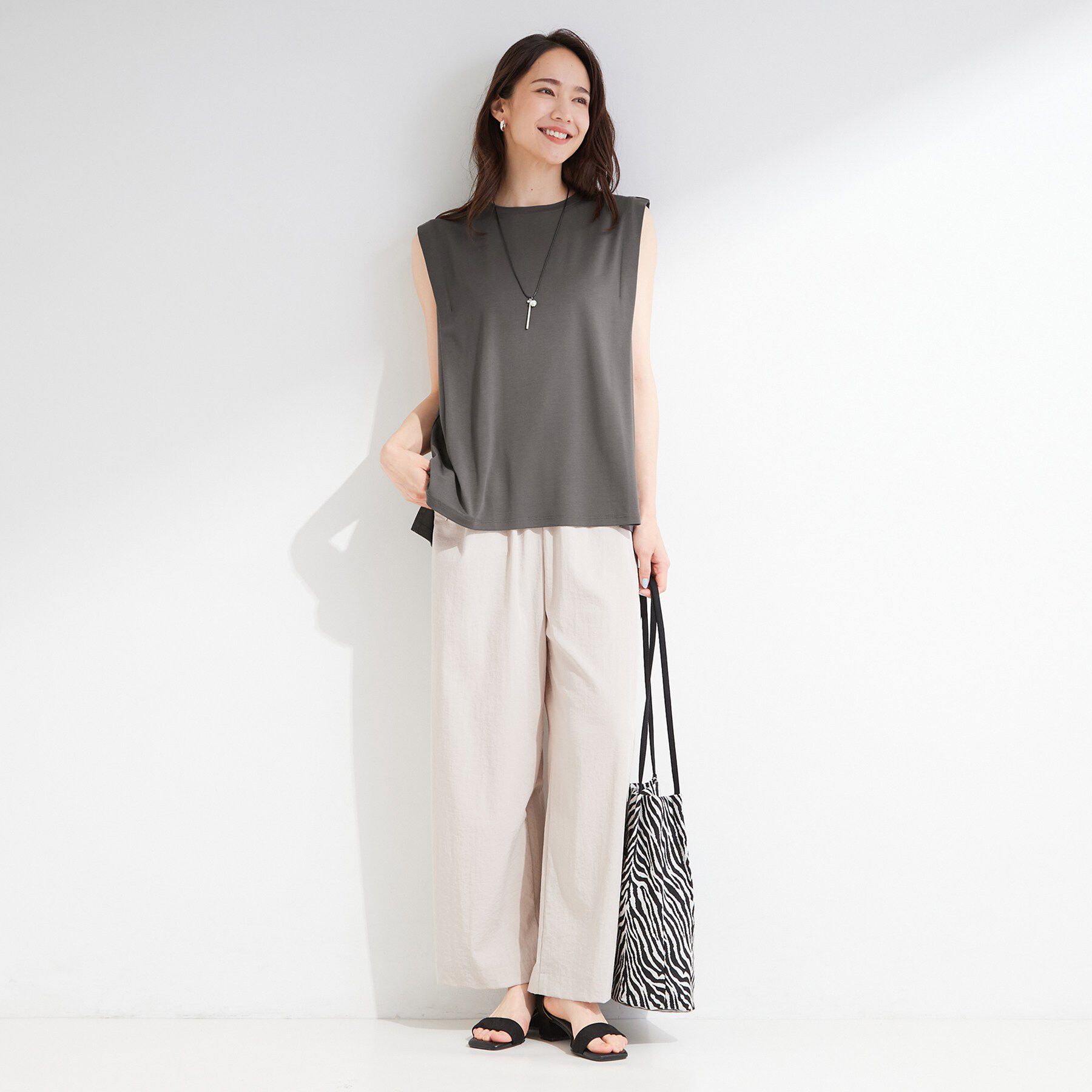SHOO･LA･RUE「【UVカット/接触冷感】上品に涼し気 とろみタックノースリーブトップス」|Tシャツ・カットソー|