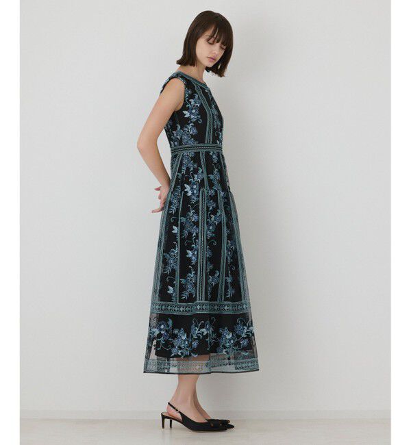 GRACE CONTINENTAL「【イベント店舗・ONLINE STORE先行アイテム】フラワーライン刺繍ドレス」|ドレス|
