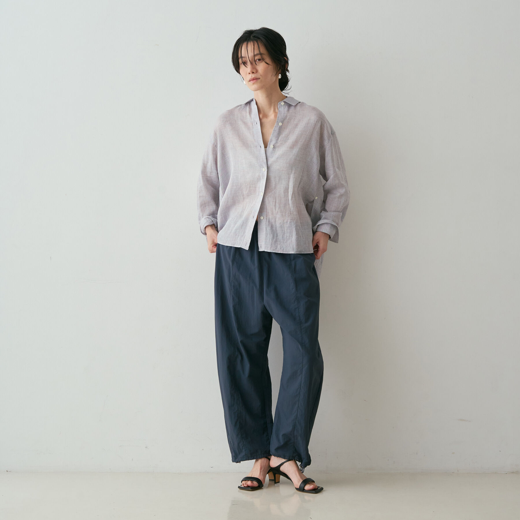 qualite「【CLASSY掲載・カシュクール着用可】リネン混レギュラーシャツ」|シャツ・ブラウス|