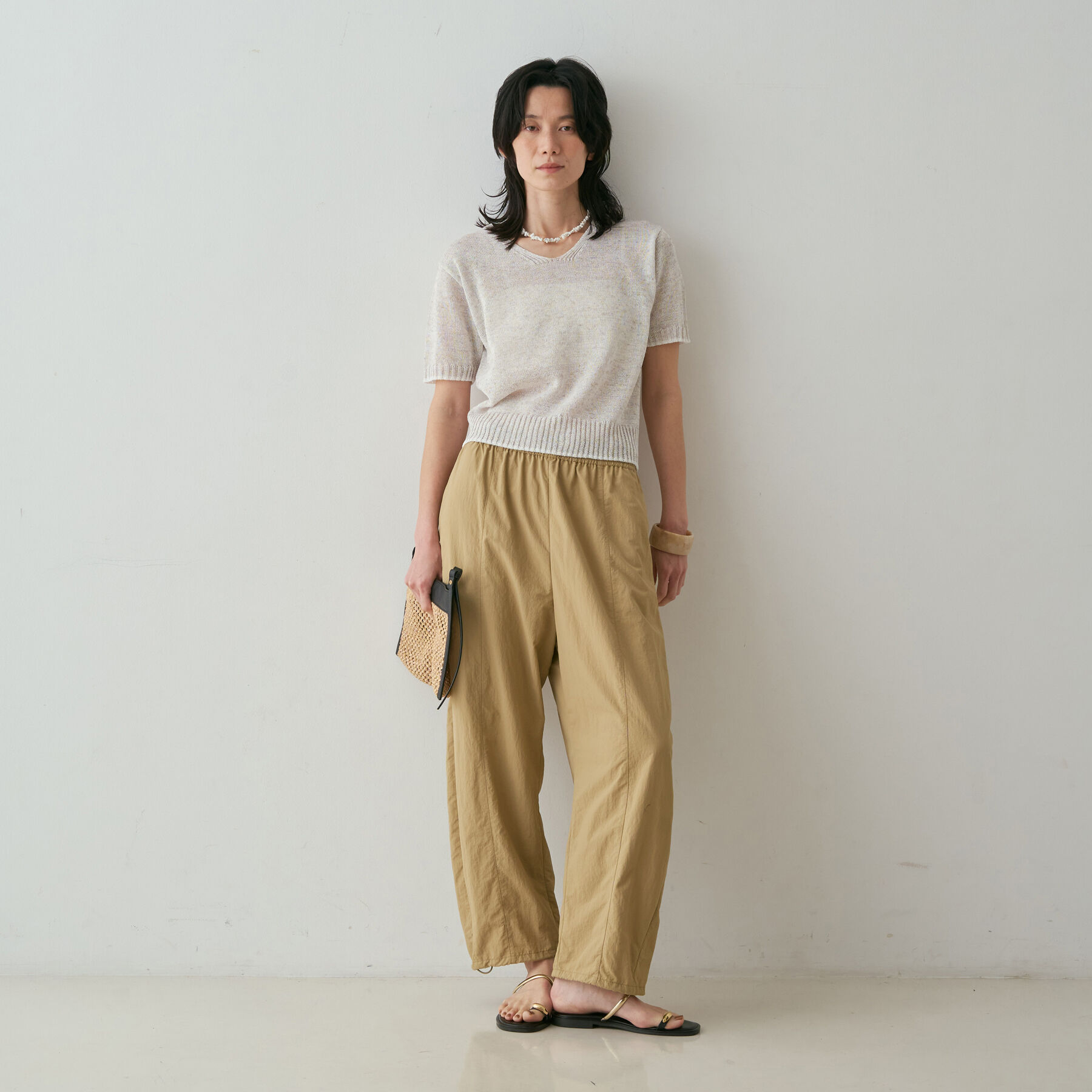 qualite「【きれいめ夏ニットはコレ！】カラーポリリネンVネックニット」|ニット・セーター|