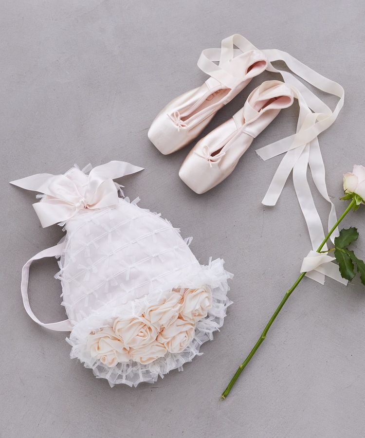 Maison de FLEUR「【WEB限定カラーあり】フラワーブーケポーチ」|ポーチ|