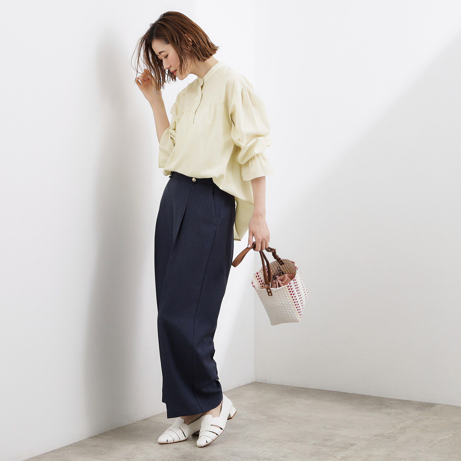 grove「【貴島明日香さん着用／イージーケア／接触冷感】麻混スタンドギャザーシャツ」|シャツ・ブラウス|