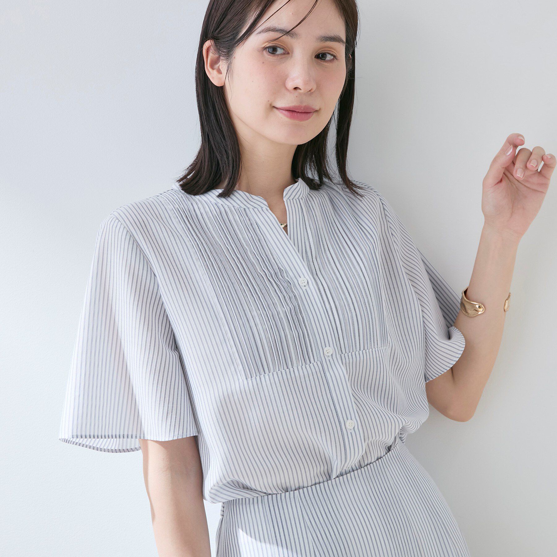 INDIVI「【接触冷感/洗える】シアーシャンブレーピンタックブラウス」|シャツ・ブラウス|