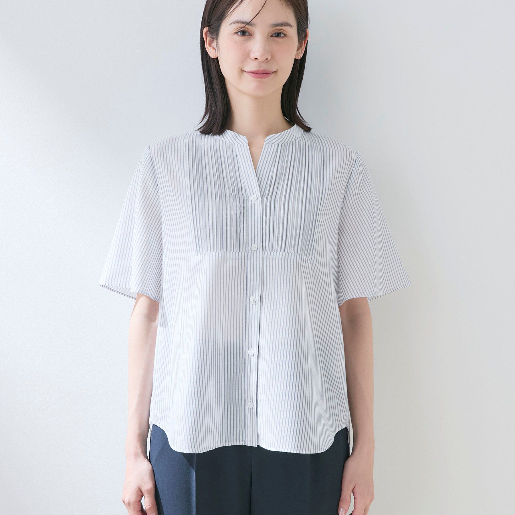 INDIVI「【接触冷感/洗える】シアーシャンブレーピンタックブラウス」|シャツ・ブラウス|