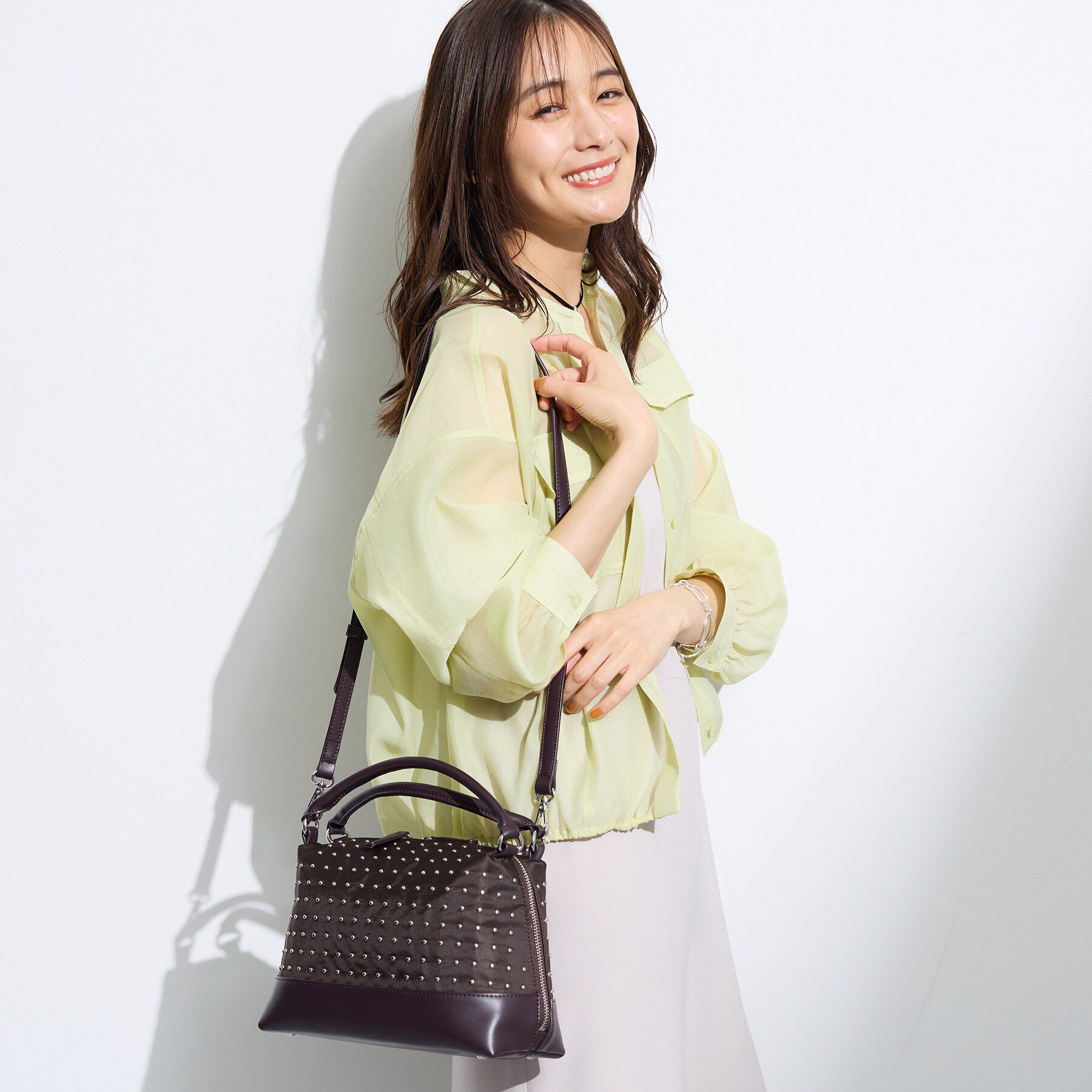 INDIVI「【楽ちん出し入れ】ミニスタッズ 2WAYハンドバッグ」|ハンドバッグ|ブラウン(045)