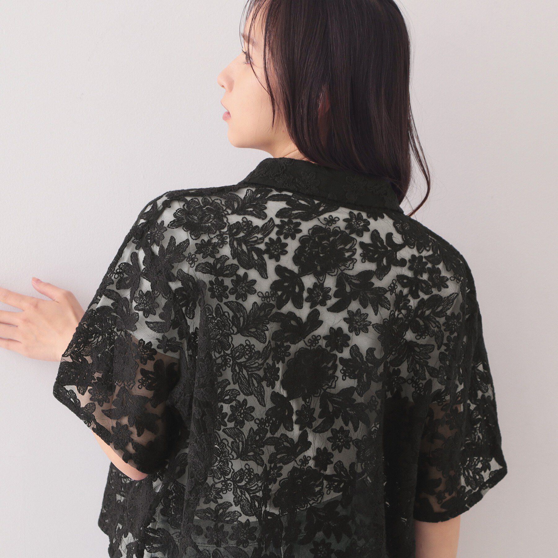 index「フラワー刺繍シアーシャツ【洗濯機OK／イージーアイロン】」|シャツ・ブラウス|