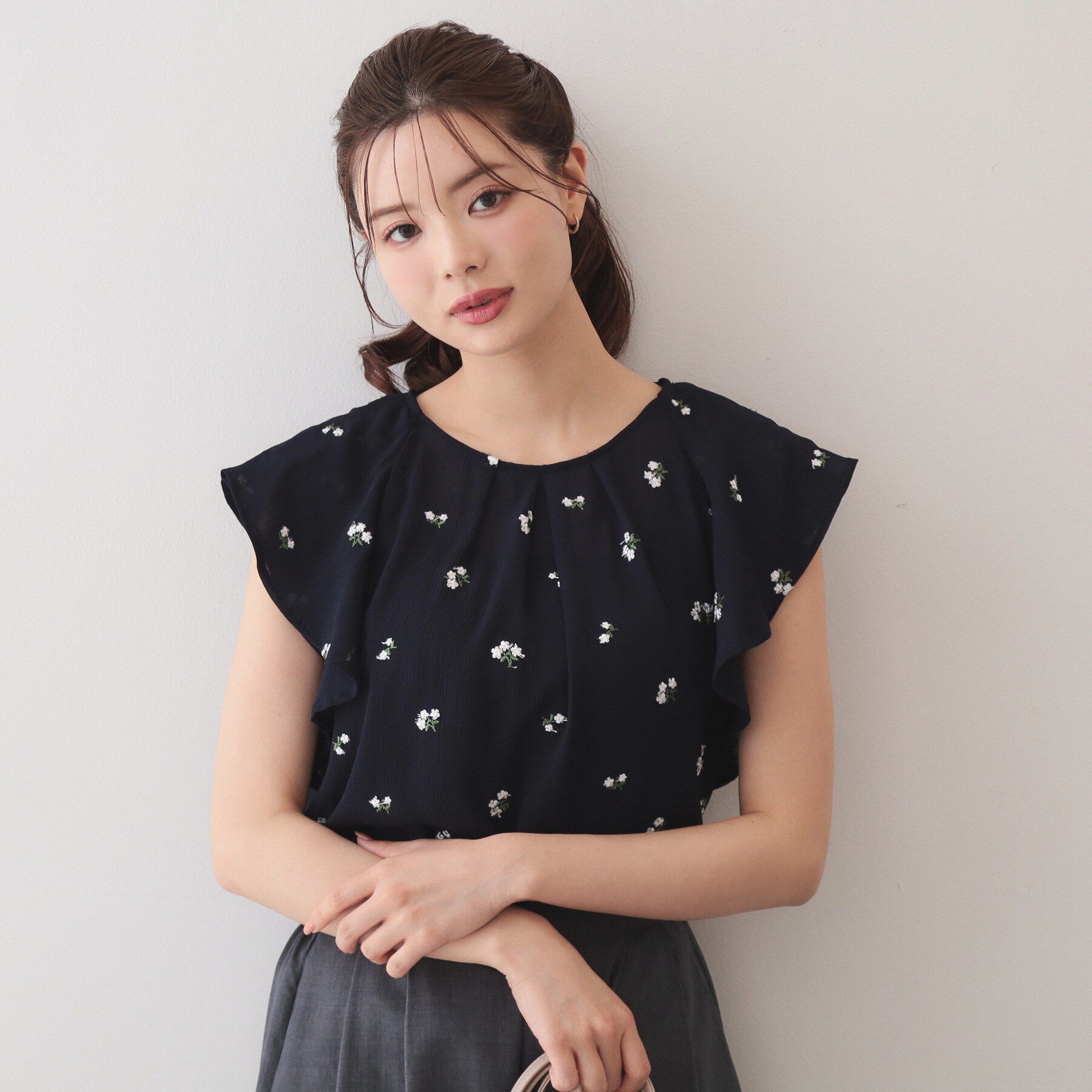 index「2wayフリルリボン刺繍ブラウス【洗濯機OK／イージーアイロン】」|シャツ・ブラウス|