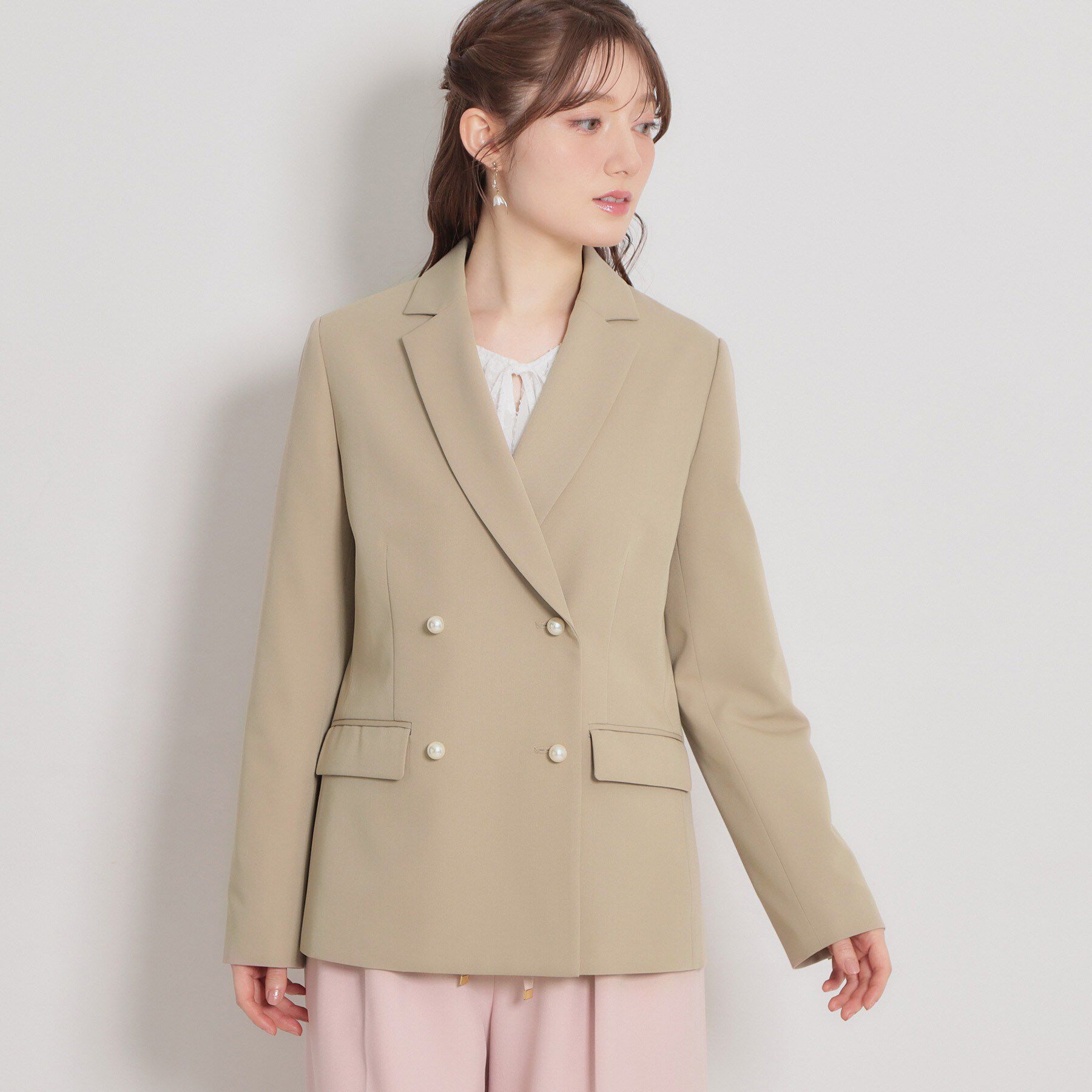 Couture broach「【洗える・通勤】パール調ボタン テーラードジャケット」|テーラードジャケット|