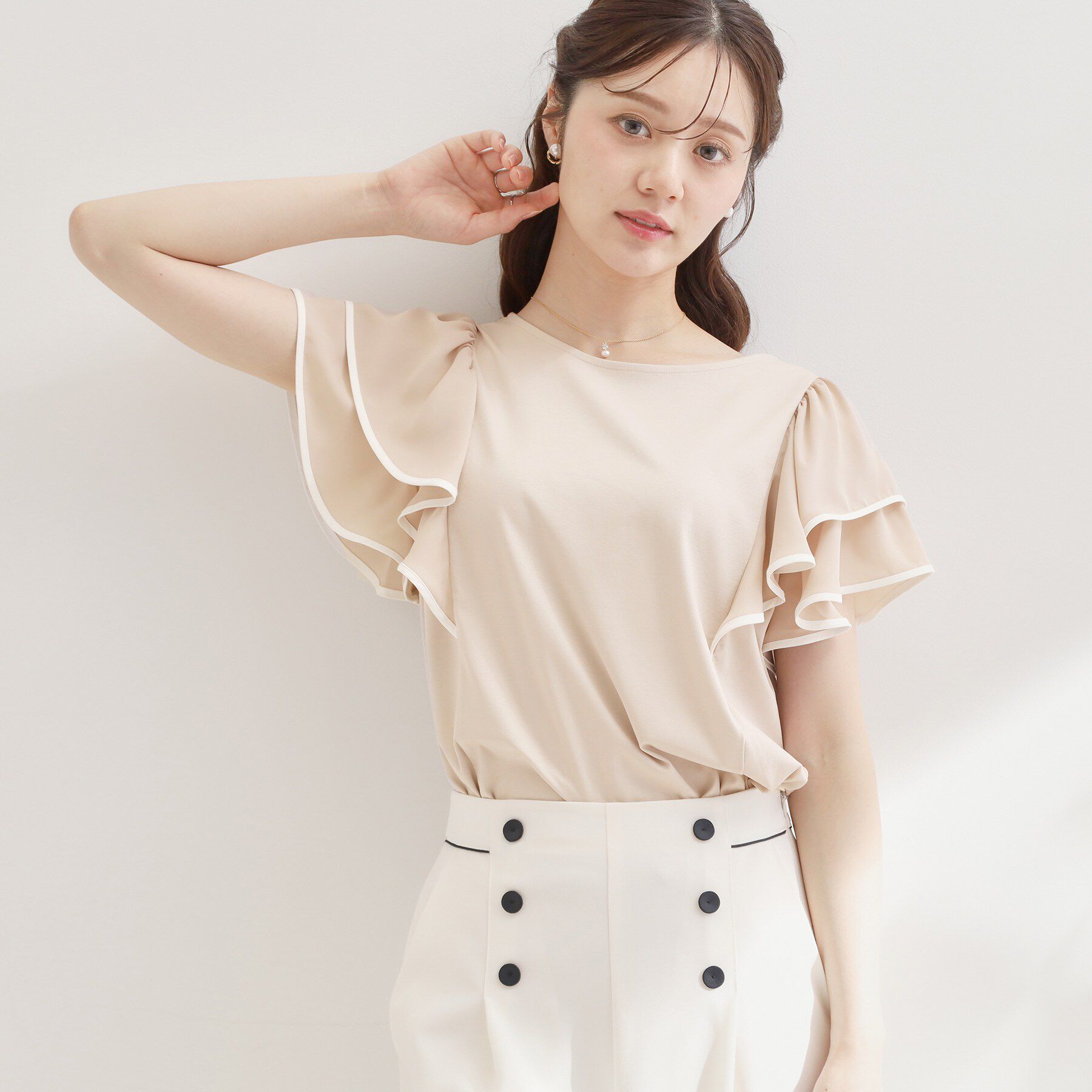 Couture broach「【接触冷感・UVカット・洗える】ラッフル フレアスリーブ トップス」|Tシャツ・カットソー|ライトベージュ(55