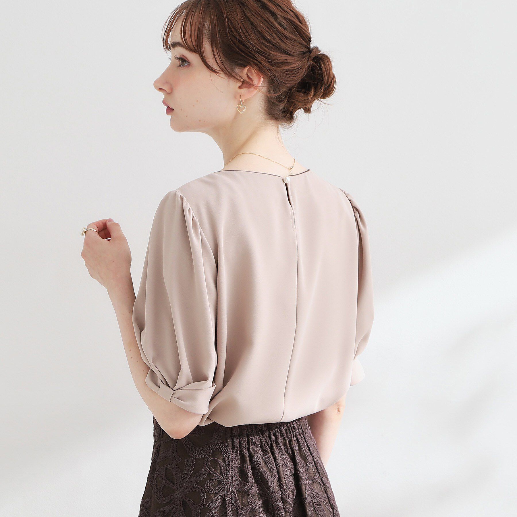 Couture broach「【洗える】袖リボンデザイン ハートネック ブラウス」|シャツ・ブラウス|