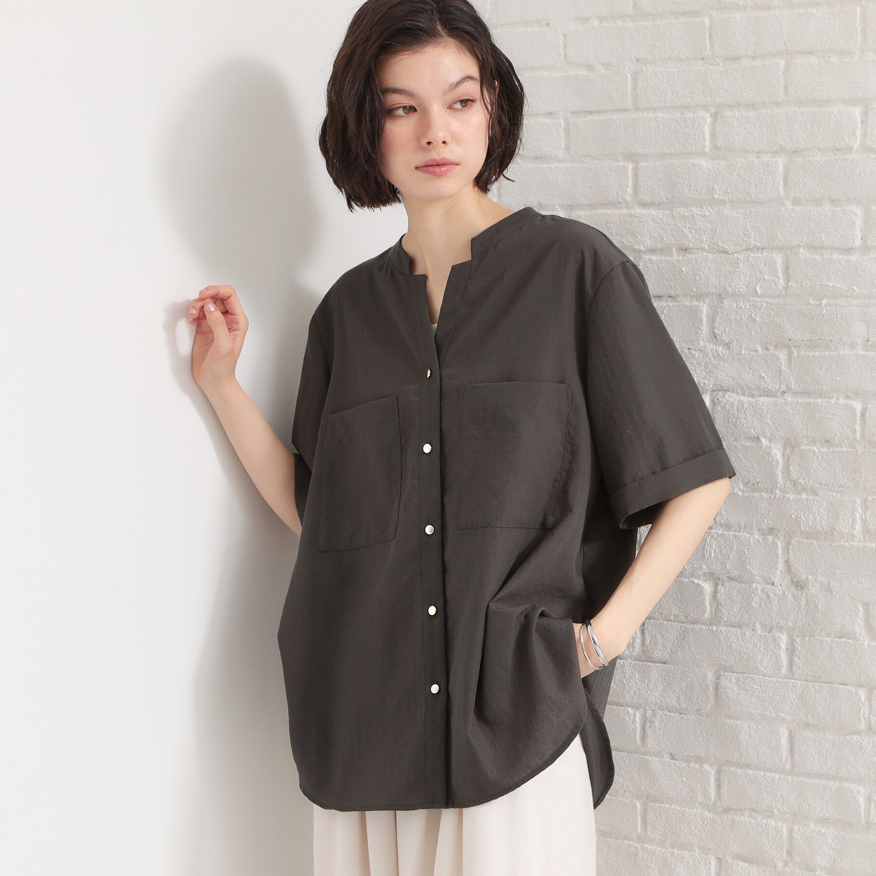 THE SHOP TK「【M-XL/刻みネックですっきり見え】Wポケット金ボタン 5分袖シャツ」|シャツ・ブラウス|
