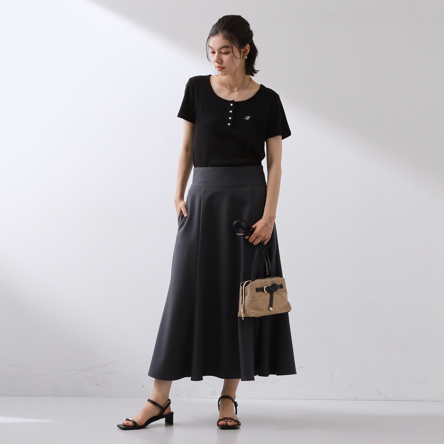 THE SHOP TK「ヘンリーネック ワンポイント刺繍トップス」|Tシャツ・カットソー|