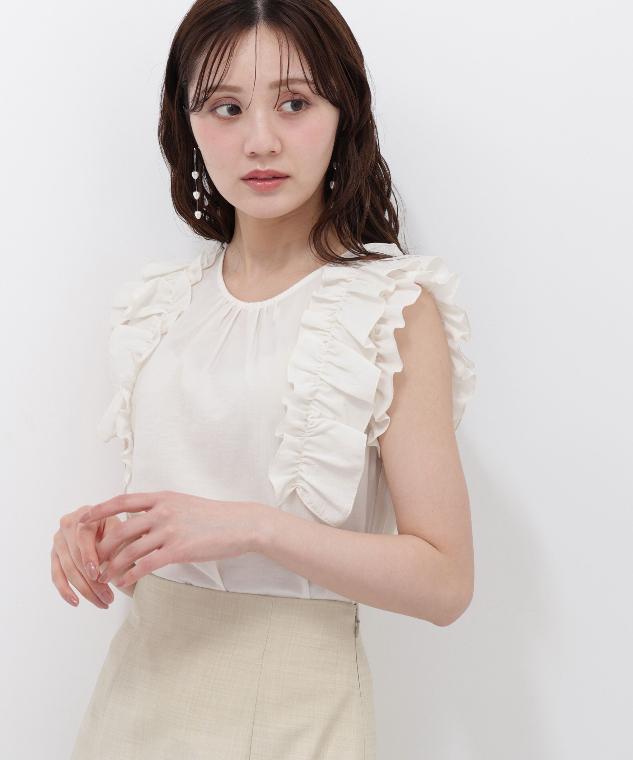 PROPORTION BODY DRESSING「ボリュームラッフルブラウス」|シャツ・ブラウス|エクリュ1