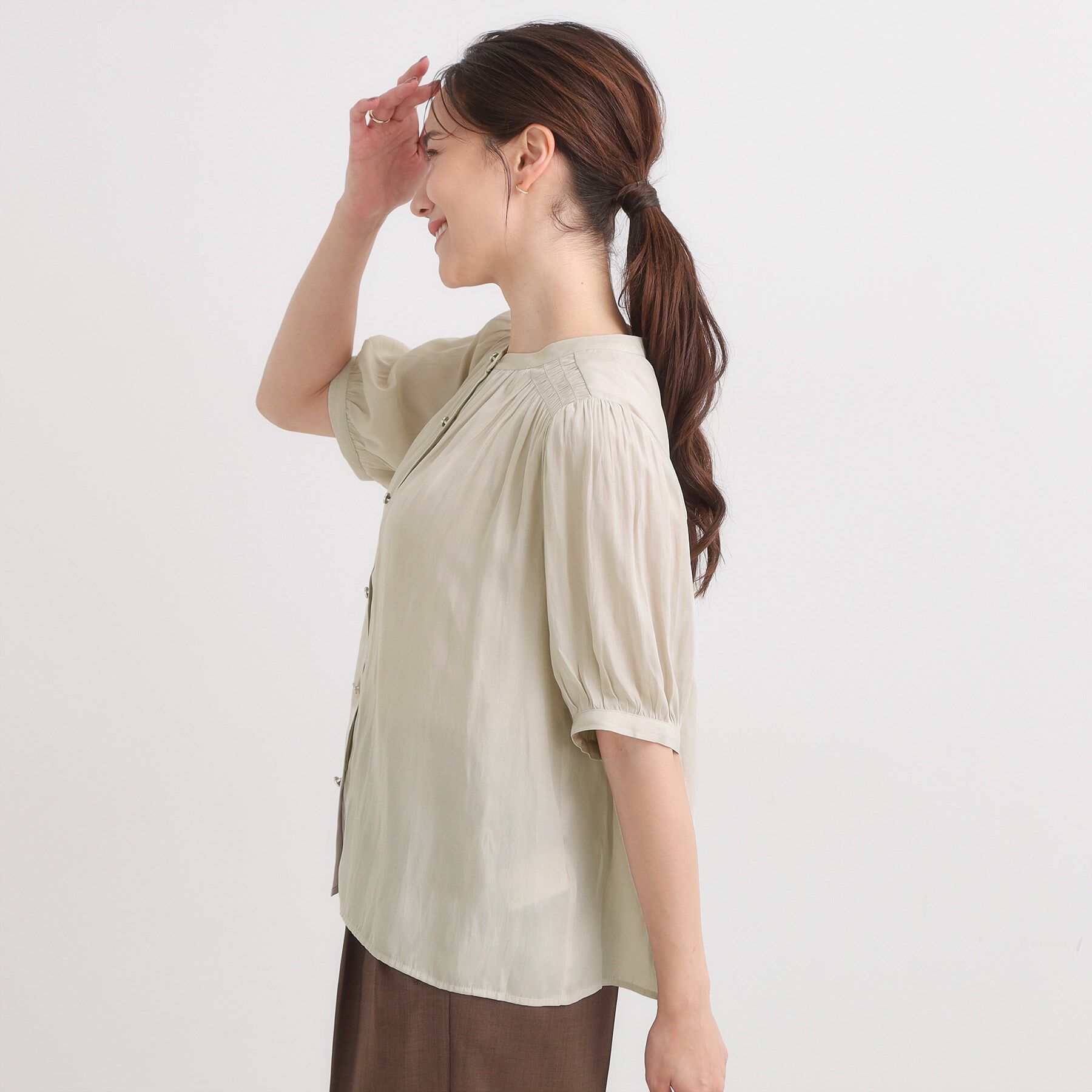 SHOO･LA･RUE「【洗える/S-LL】大人上品な印象のサテン5分袖ブラウス」|シャツ・ブラウス|
