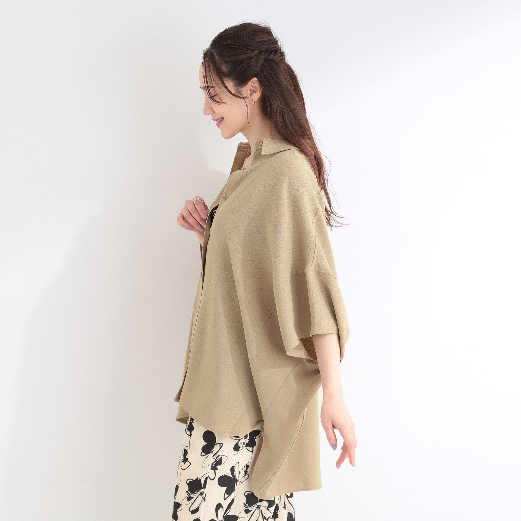 SHOO･LA･RUE「【高レビュー/洗濯後しわになりにくい/体型カバー】きちんとゆるっと 大人の抜け感 ポンチョ風カラーシ」|シャツ・ブラウス|