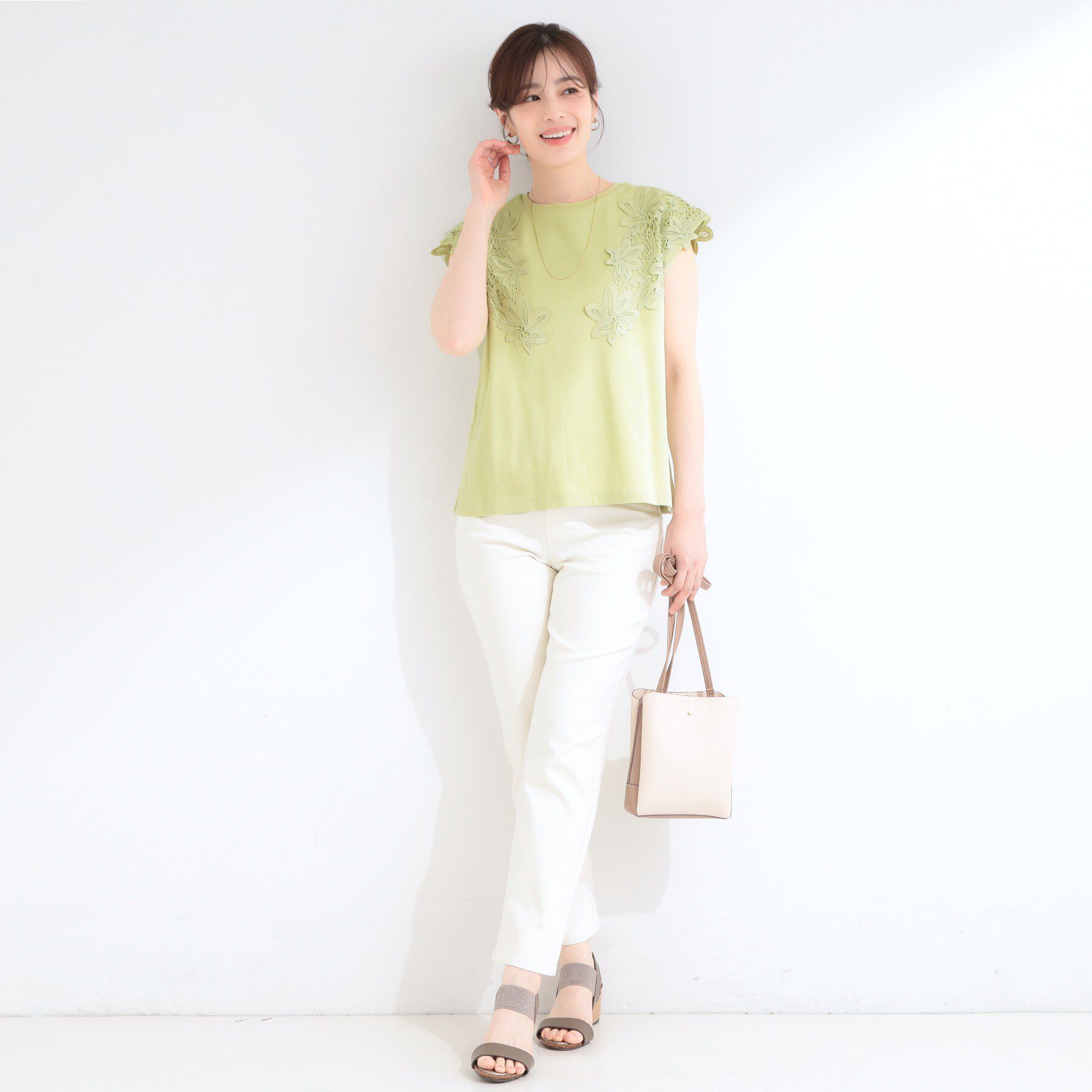 SHOO･LA･RUE「【ひんやり/S-LL/洗濯機可】女性らしさ溢れるモチーフレース スムースTシャツ」|Tシャツ・カットソー|