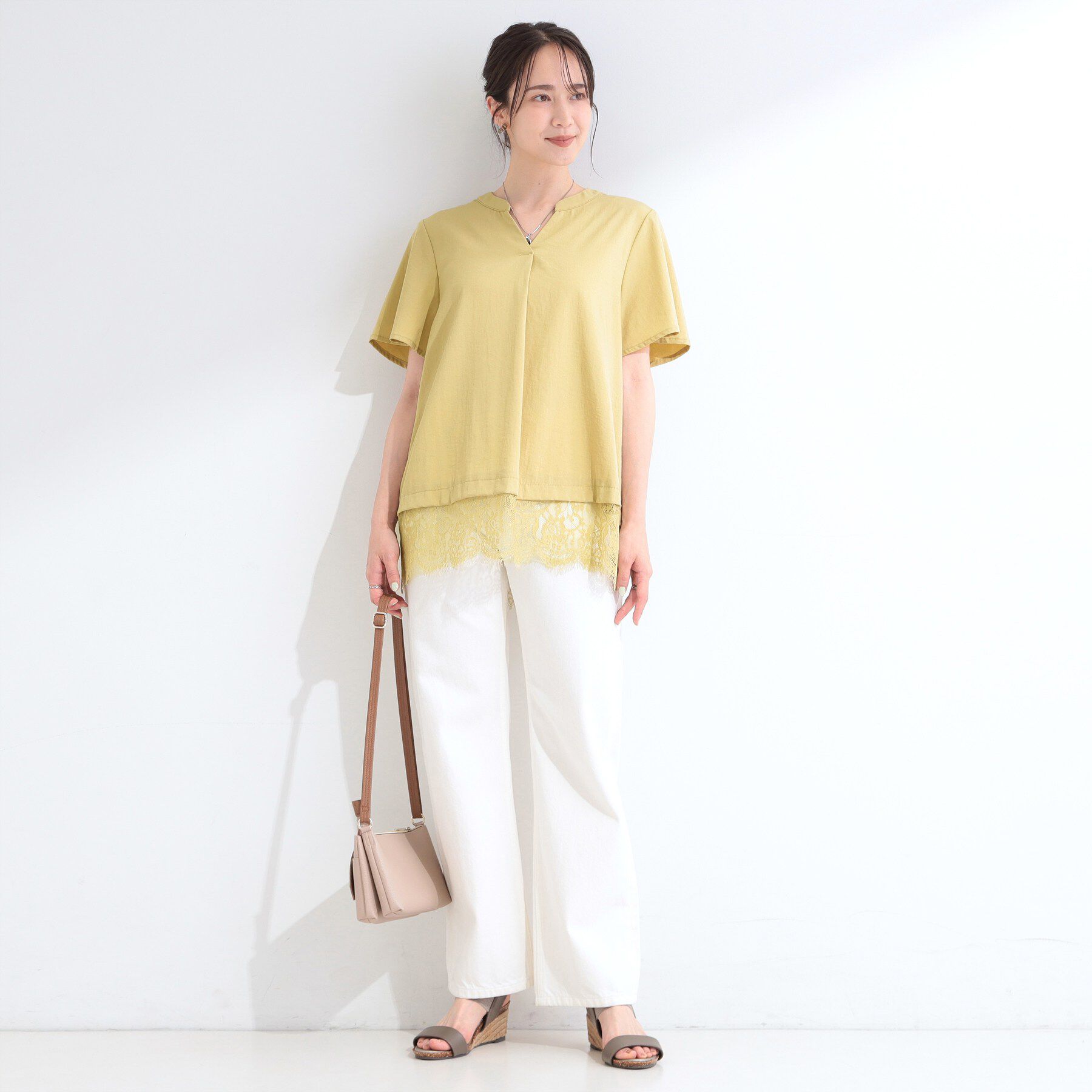 SHOO･LA･RUE「【ひんやり/洗濯機可】軽凛(かろりん) スキッパー裾レースブラウス」|シャツ・ブラウス|