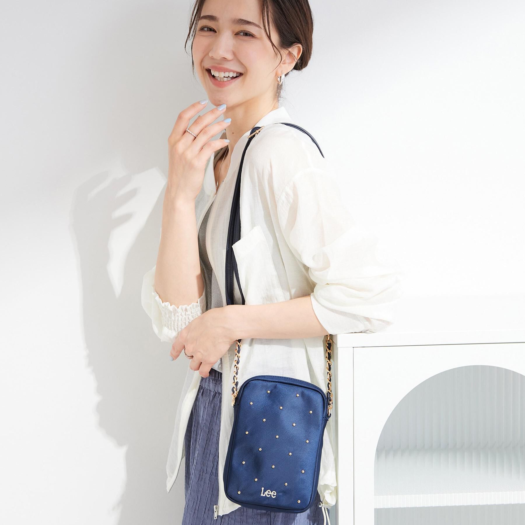 SHOO･LA･RUE「【Lee別注／撥水】スタッズミニショルダーバッグ」|ショルダー・メッセンジャー|ネイビー(894)