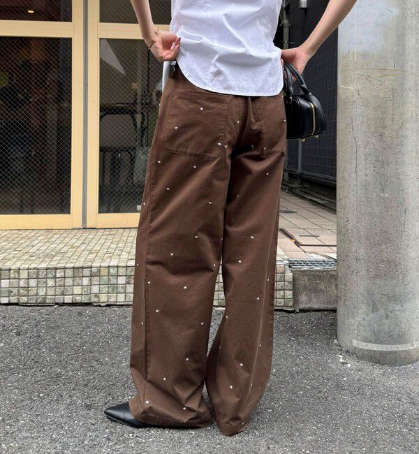 fredy emue「刺しゅう入りコットンツイルルーズパンツ」|チノ|ブラウン